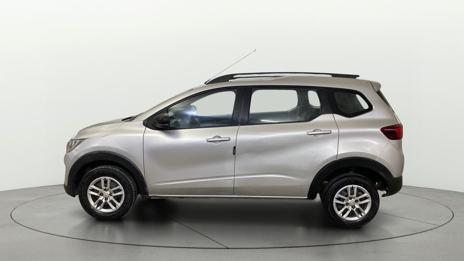 Used 2023 Renault Triber Used 2023 Renault Triber