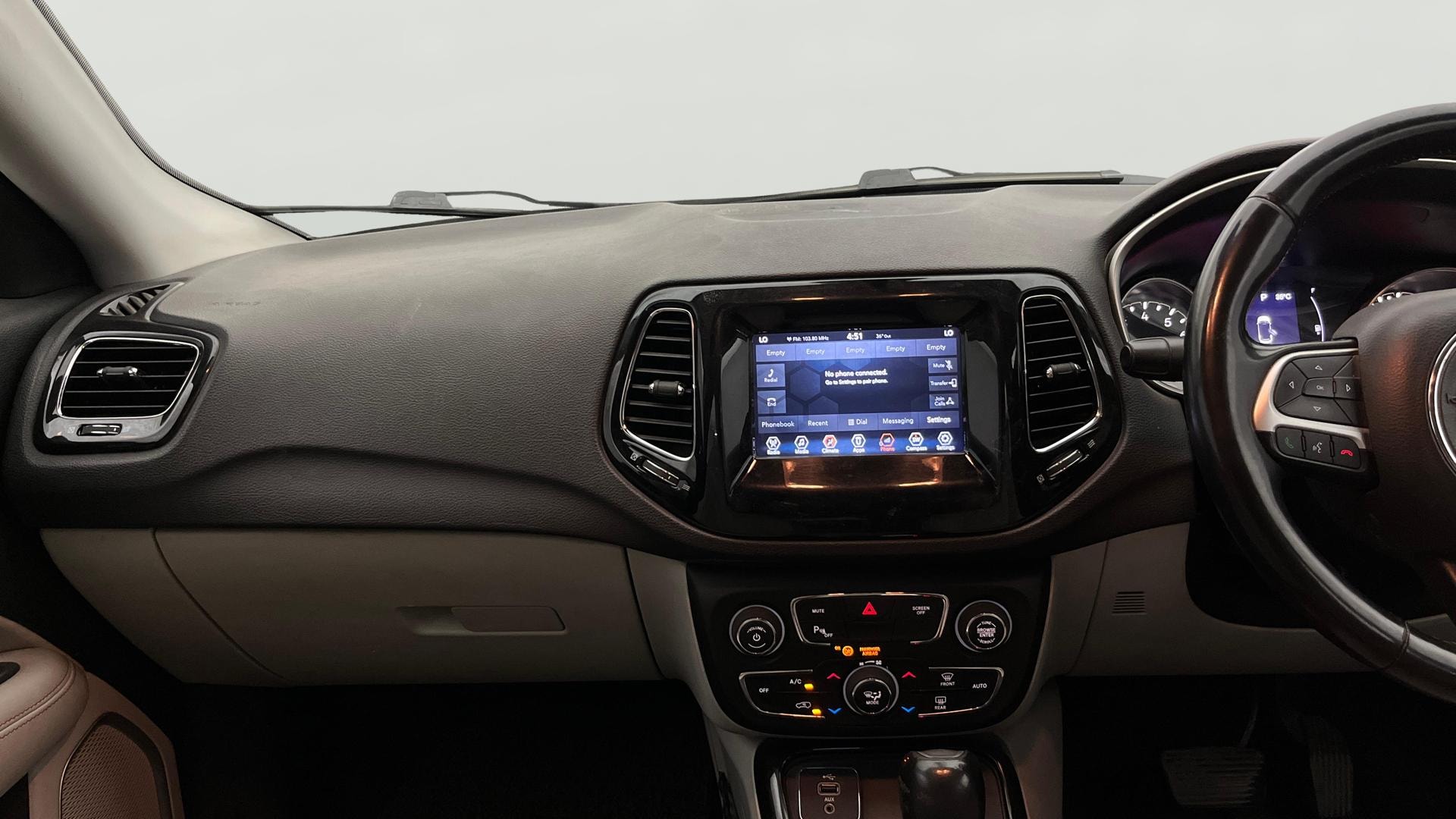 View 2018 Jeep Compass Limited 1.4 Multi AIR Petrol DDCT AT BS IV Image 17 Used 2018 Jeep Compass Limited 1.4 Multi AIR Petrol DDCT AT BS IV Image 17
