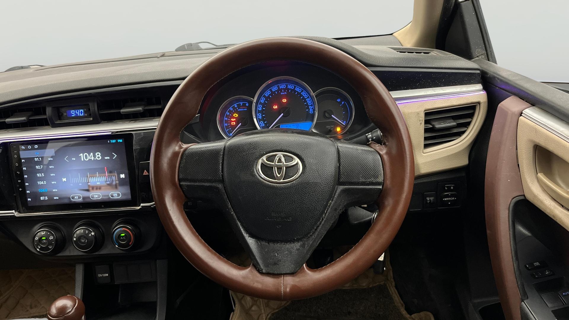 View 2014 Toyota Corolla Altis 1.8 G CVT Image 20 Used 2014 Toyota Corolla Altis 1.8 G CVT Image 20