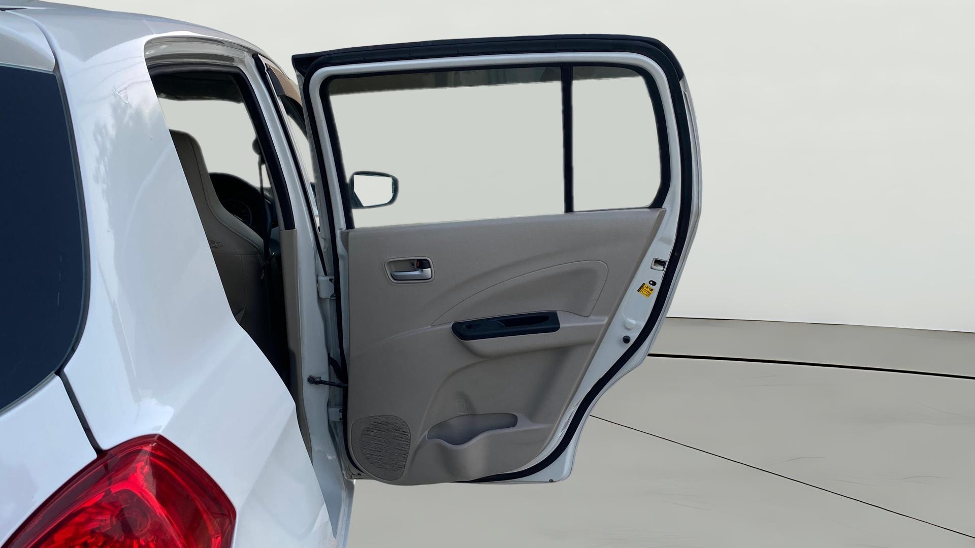 View 2018 Maruti Suzuki 1000 Base Variant Image 7 Used 2018 Maruti Suzuki 1000 Base Variant Image 7