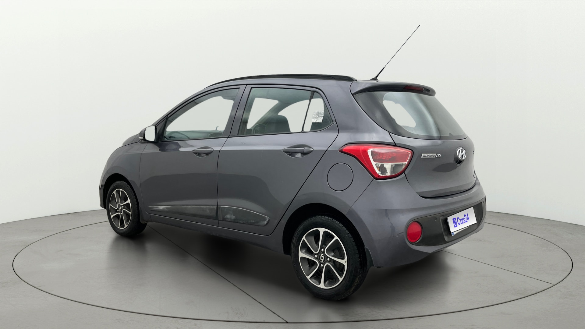 View 2017 Hyundai Grand i10 1.2 Sportz Petrol AT Image 2 Used 2017 Hyundai Grand i10 1.2 Sportz Petrol AT Image 2