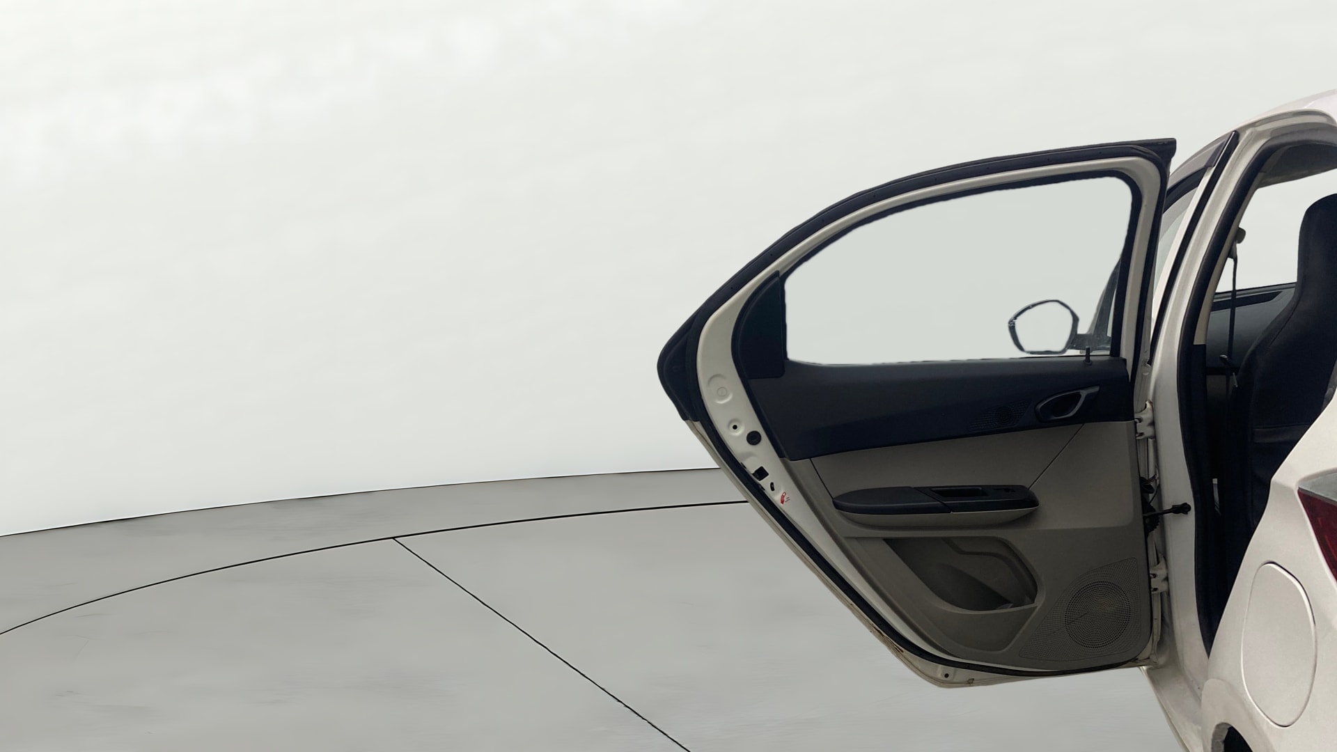 View 2019 Tata Tiago Revotorq XB Image 22 Used 2019 Tata Tiago Revotorq XB Image 22