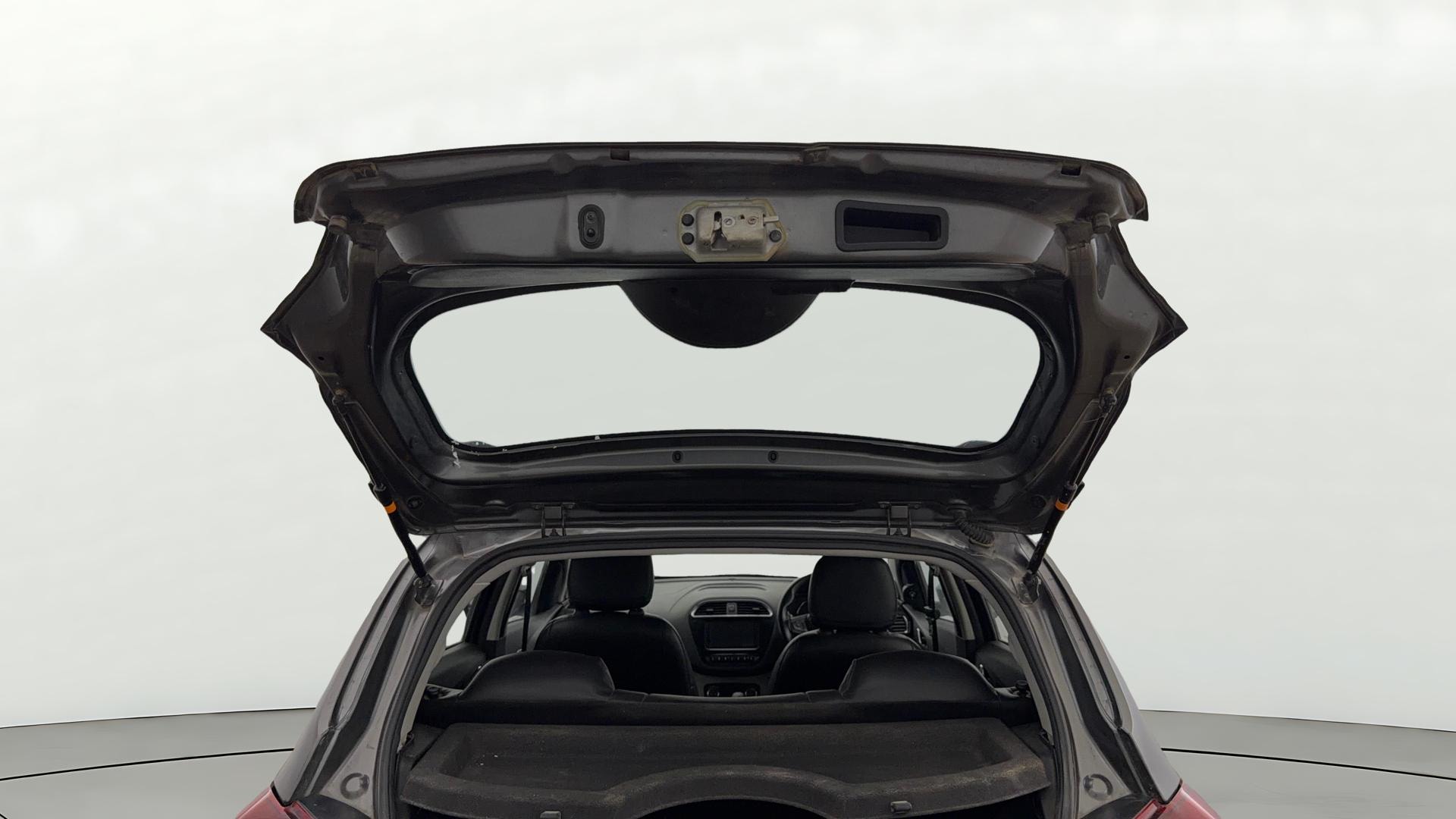 View 2020 Tata Tiago Revotorq XB Image 16 Used 2020 Tata Tiago Revotorq XB Image 16
