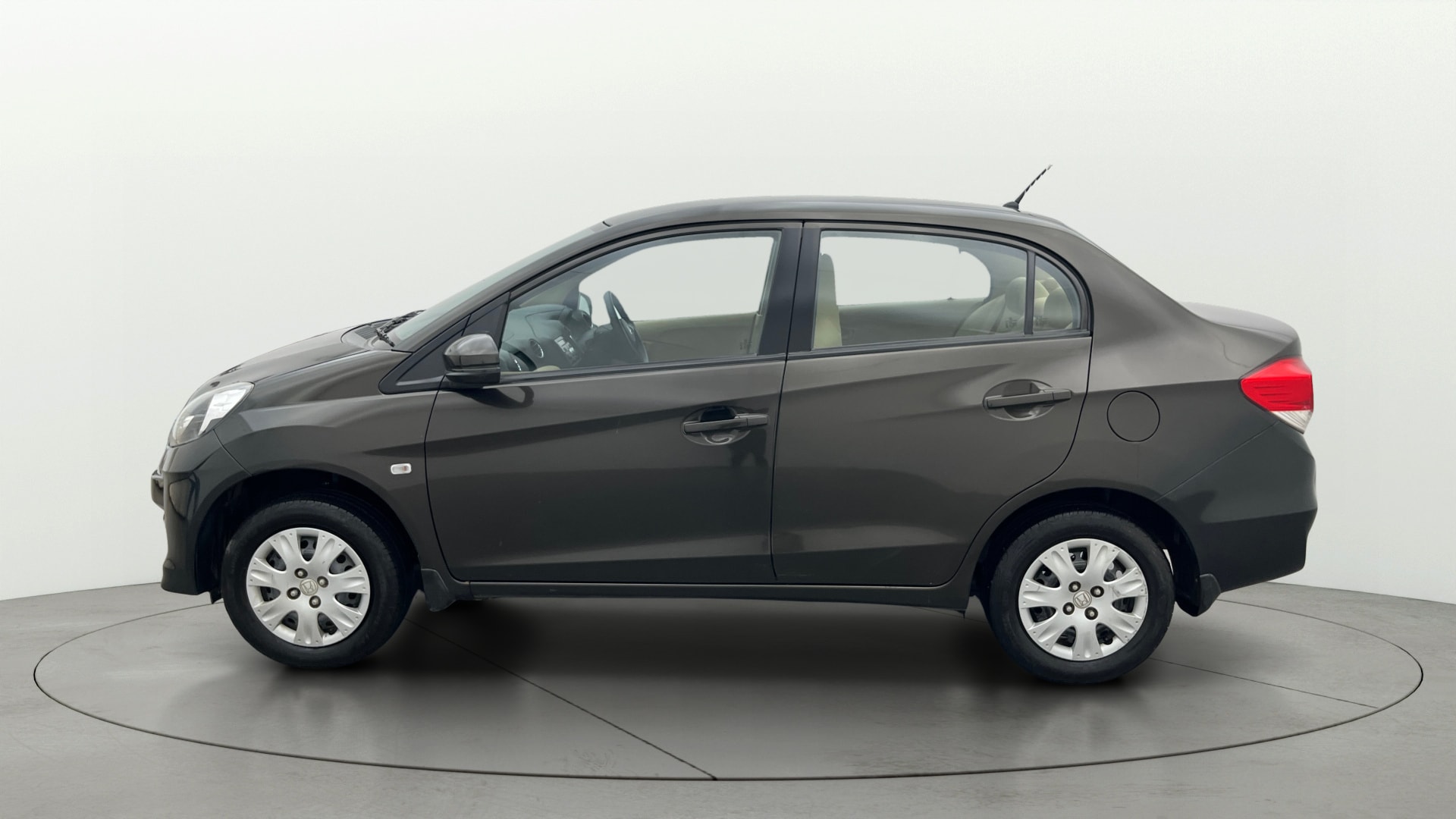 View 2015 Honda Amaze E MT Petrol BS IV Image 5 Used 2015 Honda Amaze E MT Petrol BS IV Image 5