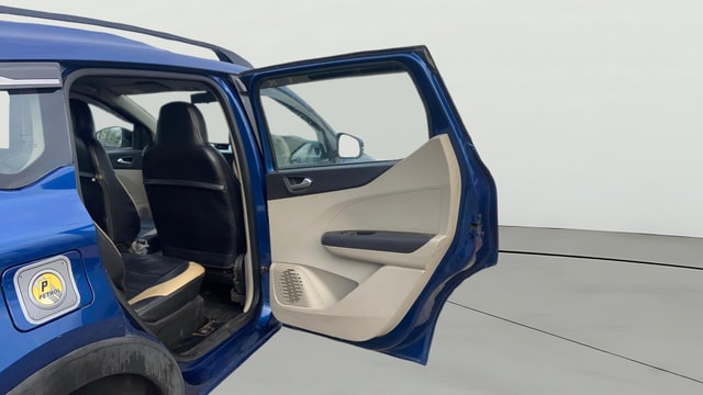 View Renault Triber Image 7 Used Renault Triber Image 7
