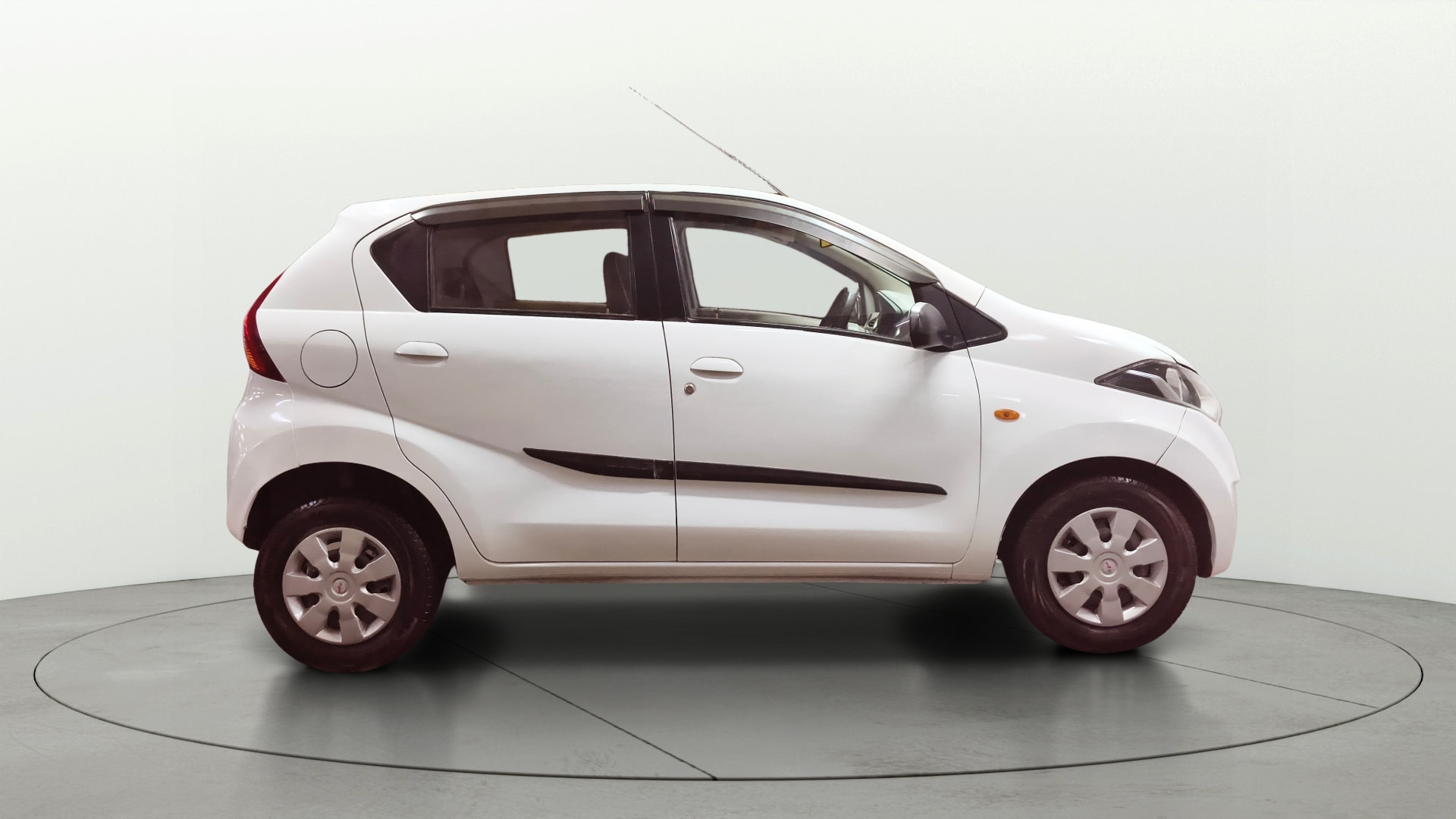 View 2017 Datsun Go T Image 8 Used 2017 Datsun Go T Image 8