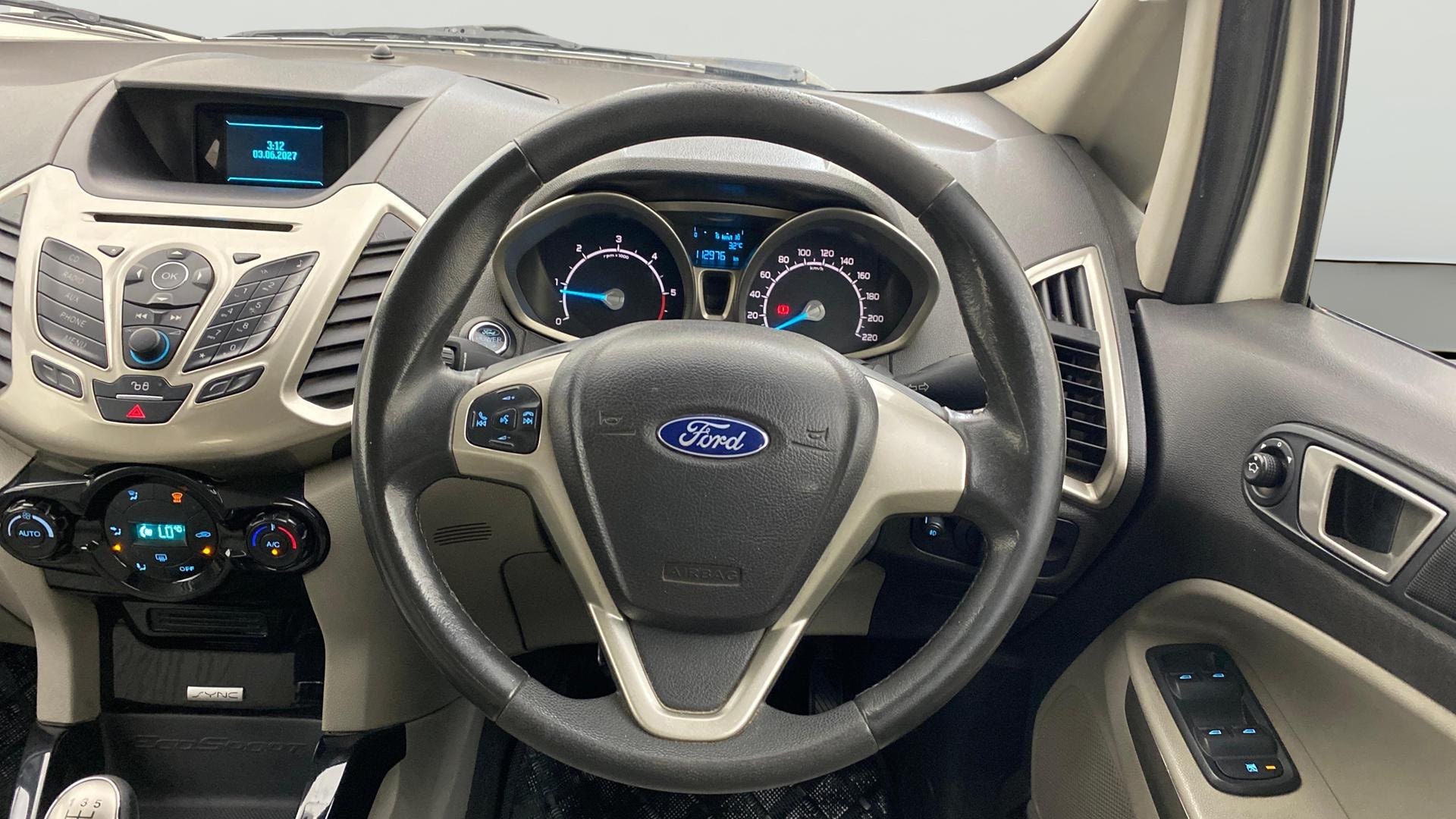 View 2016 Ford EcoSport 1.5 TDCi Diesel Ambiente BS IV Image 12 Used 2016 Ford EcoSport 1.5 TDCi Diesel Ambiente BS IV Image 12