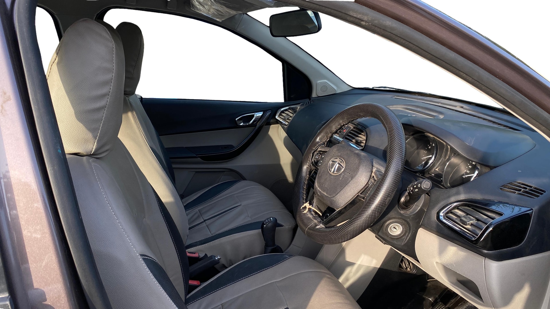 View 2018 Tata Tiago Revotorq XB Image 25 Used 2018 Tata Tiago Revotorq XB Image 25