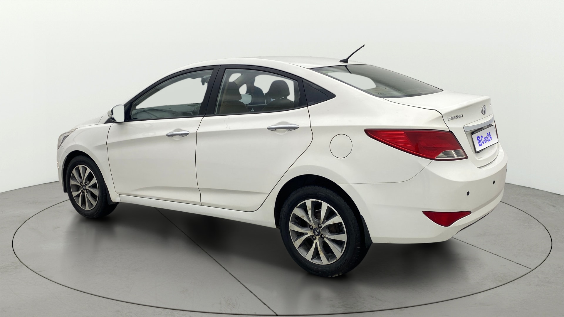 View 2015 Hyundai Fluidic Verna 1.4 CRDI Base Image 2 Used 2015 Hyundai Fluidic Verna 1.4 CRDI Base Image 2