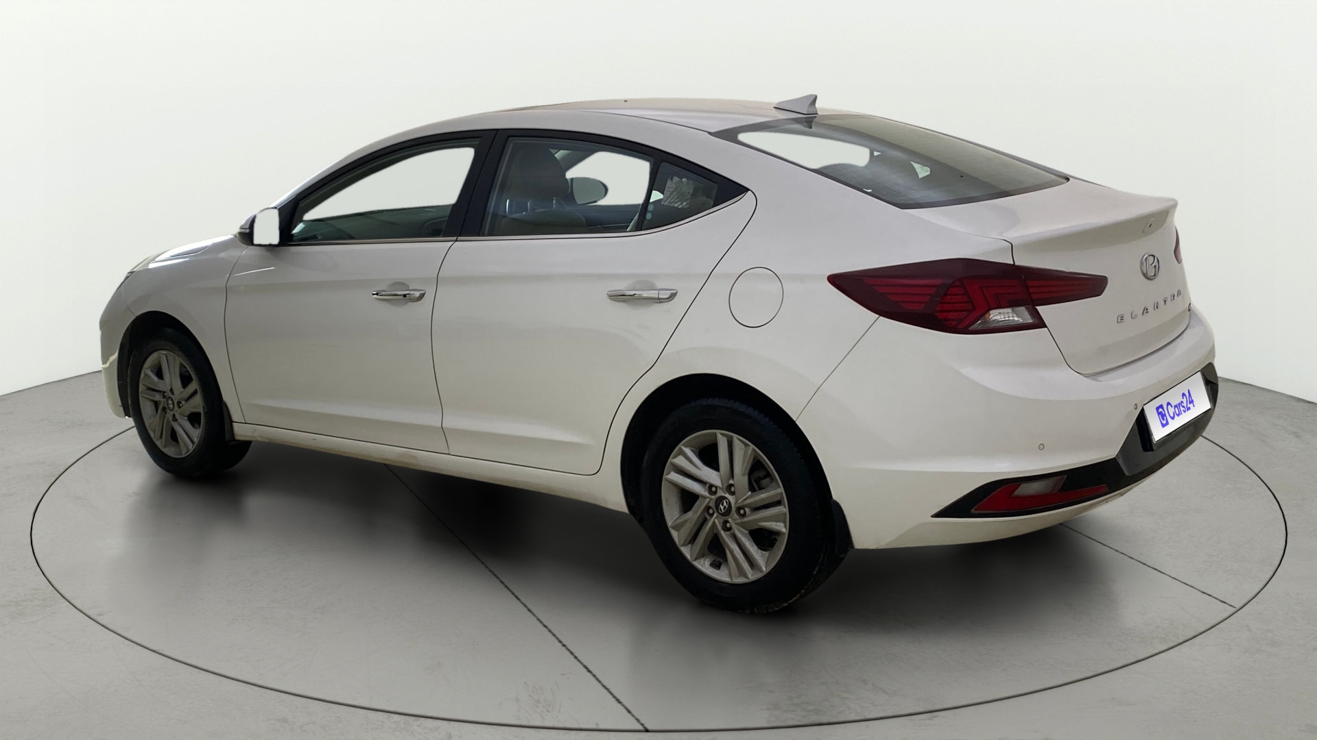 View 2021 Hyundai Elantra 1.6 CRDi S Image 2 Used 2021 Hyundai Elantra 1.6 CRDi S Image 2