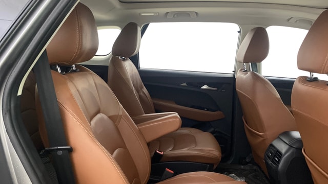 View MG Hector Plus Image 37 Used MG Hector Plus Image 37