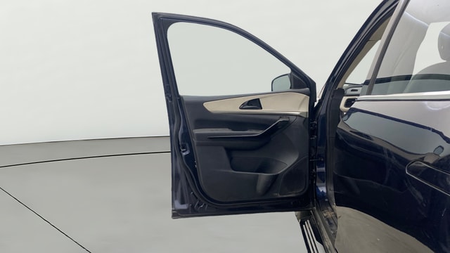 View Mahindra XUV700 Image 32 Used Mahindra XUV700 Image 32