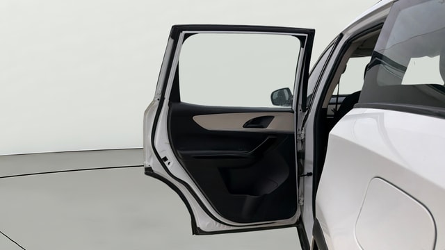 View Mahindra XUV700 Image 23 Used Mahindra XUV700 Image 23
