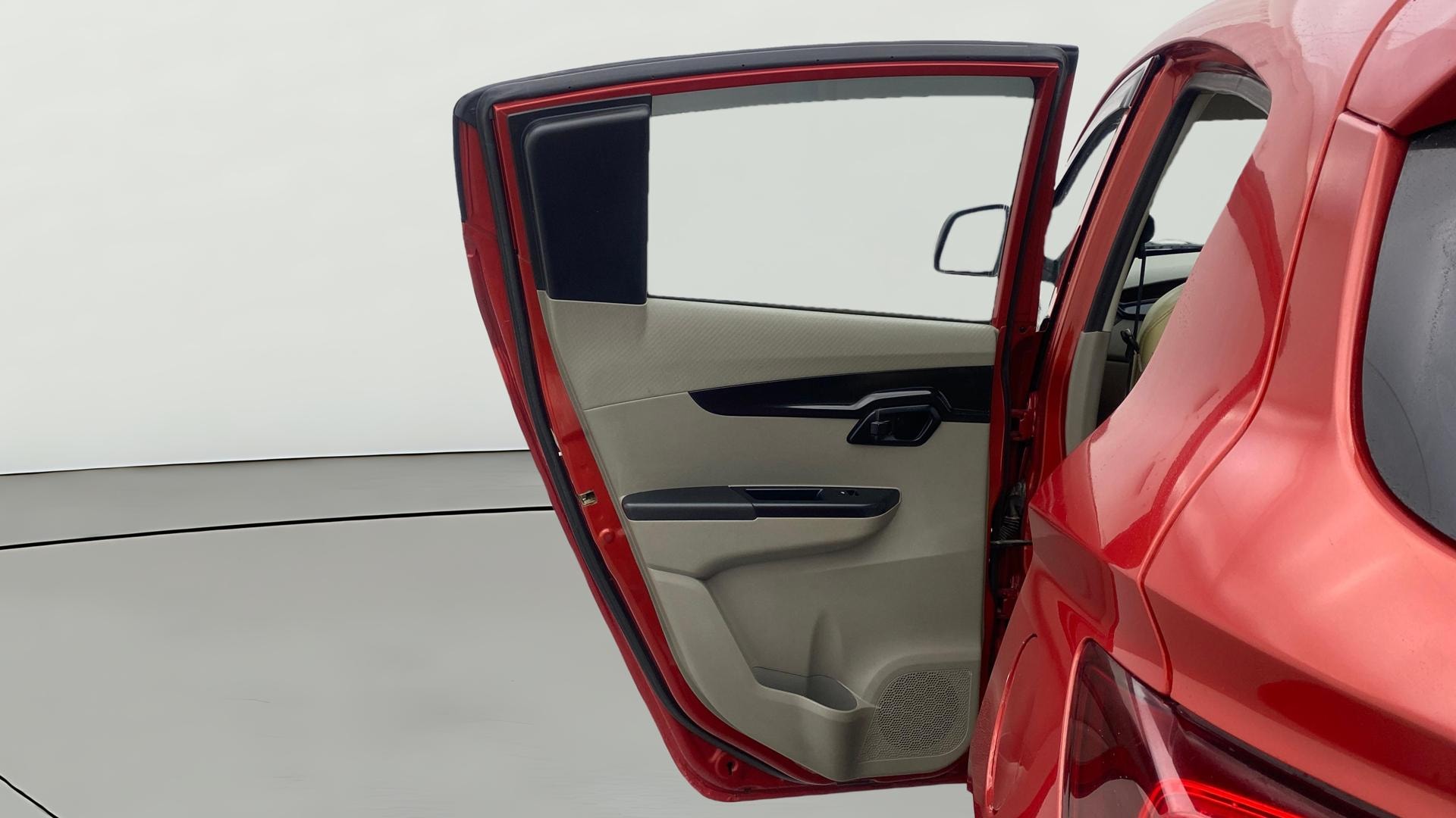 Used 2016 Mahindra KUV100 Used 2016 Mahindra KUV100