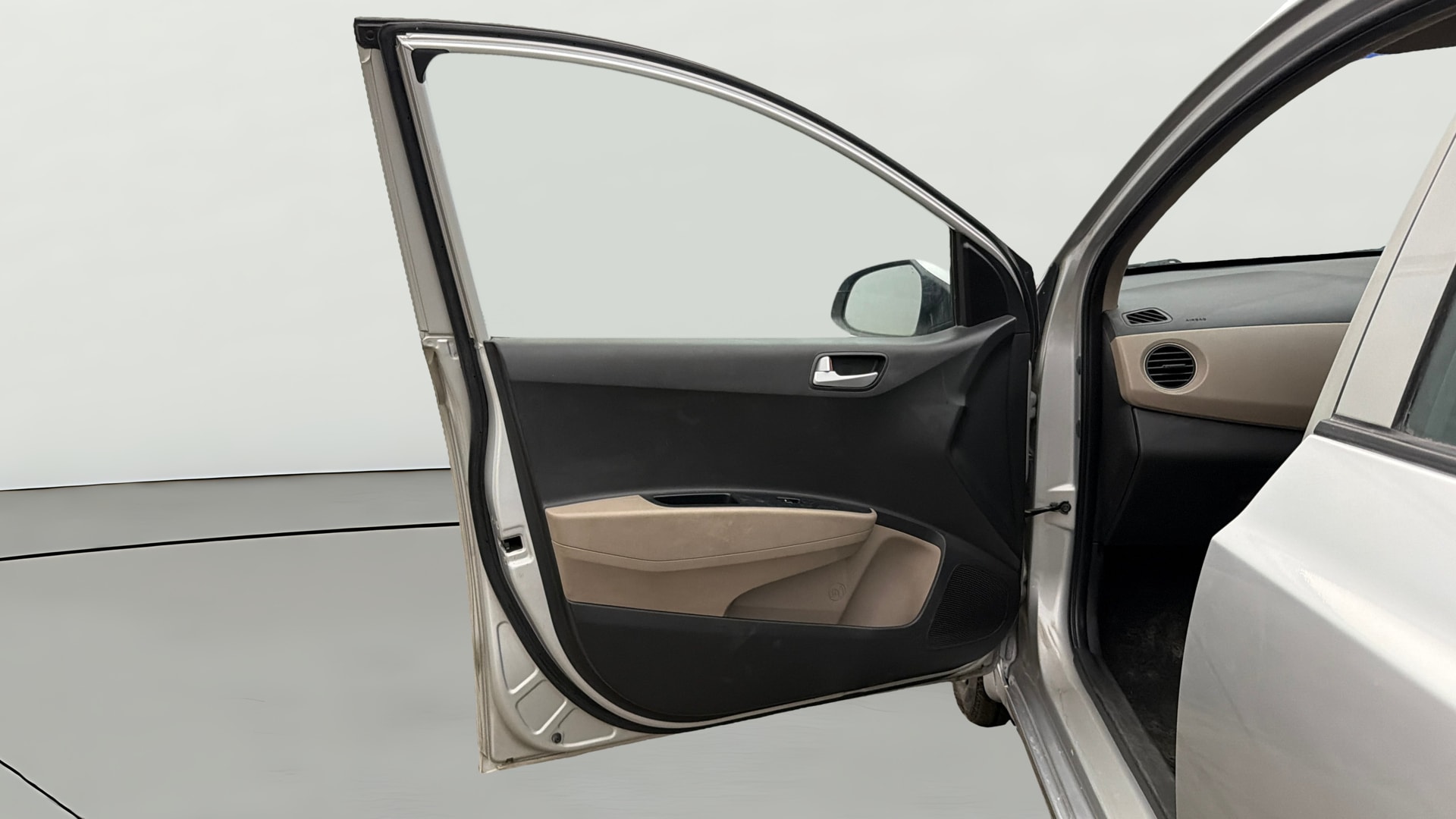 View 2017 Hyundai Grand i10 Sportz 1.2 Kappa Image 30 Used 2017 Hyundai Grand i10 Sportz 1.2 Kappa Image 30