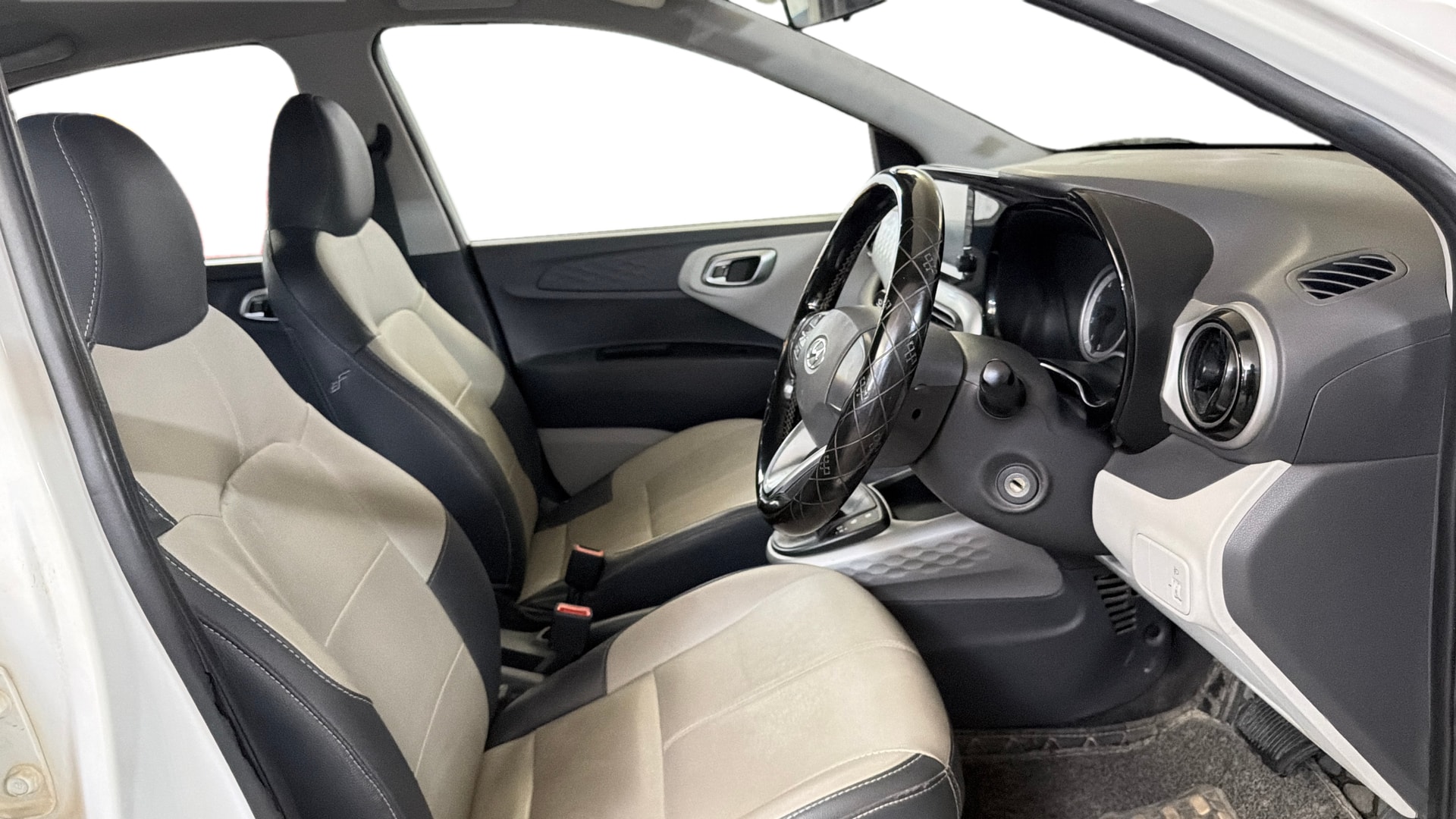 View 2022 Hyundai Grand i10 Nios Sportz Petrol AMT Image 26 Used 2022 Hyundai Grand i10 Nios Sportz Petrol AMT Image 26