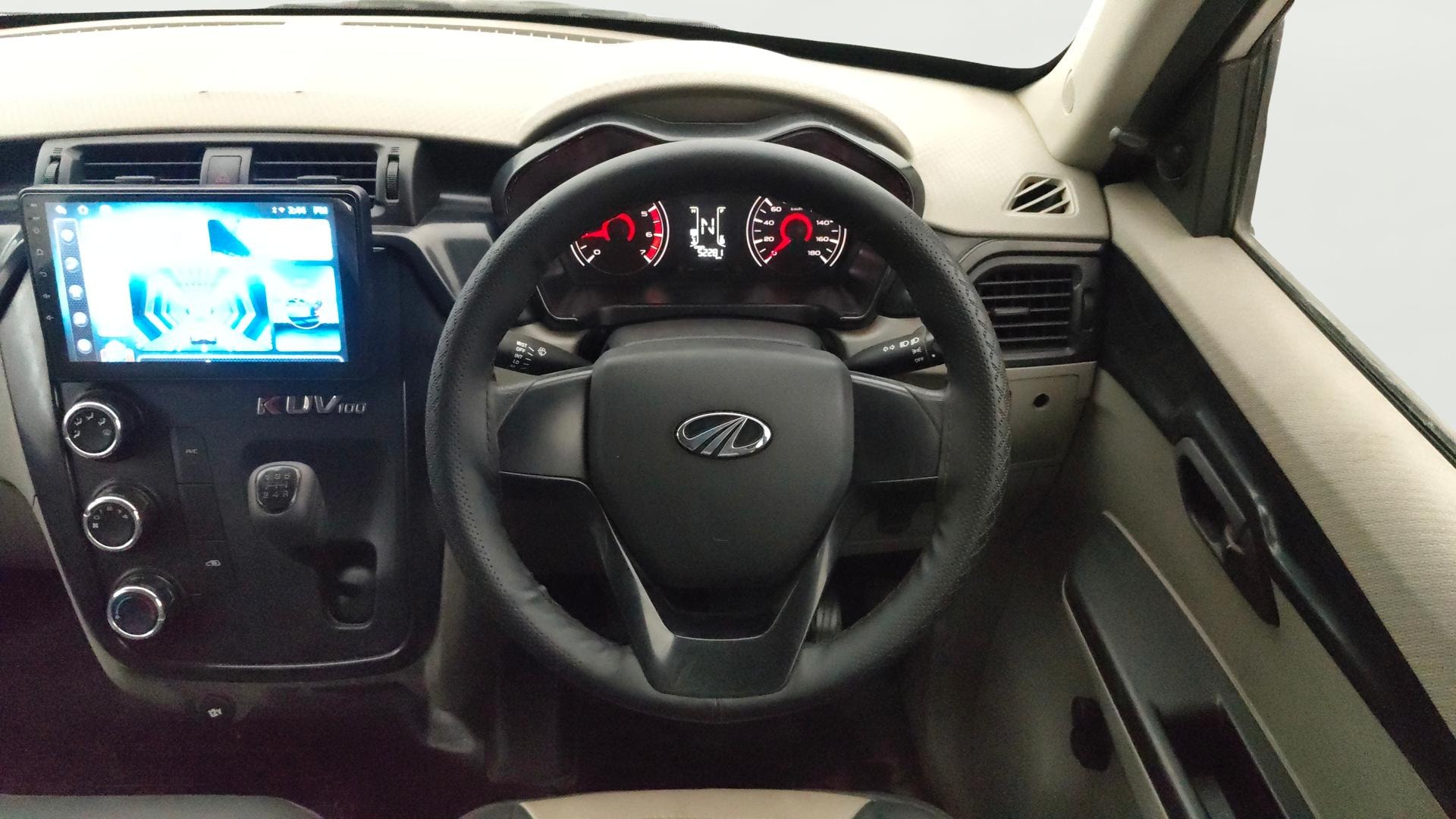 View 2017 Mahindra KUV100 K2 6 STR Image 20 Used 2017 Mahindra KUV100 K2 6 STR Image 20