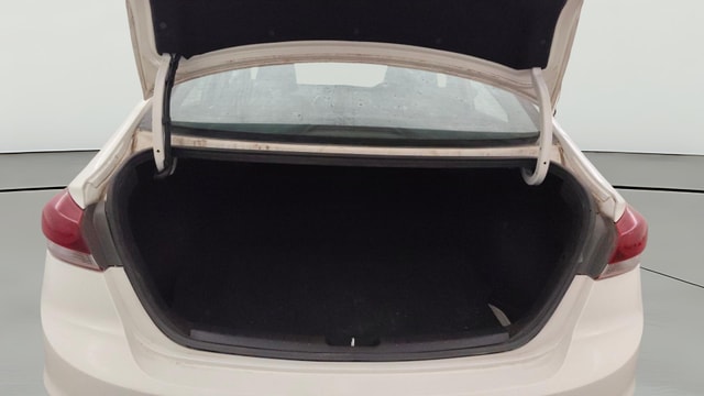 View Hyundai Elantra Image 40 Used Hyundai Elantra Image 40