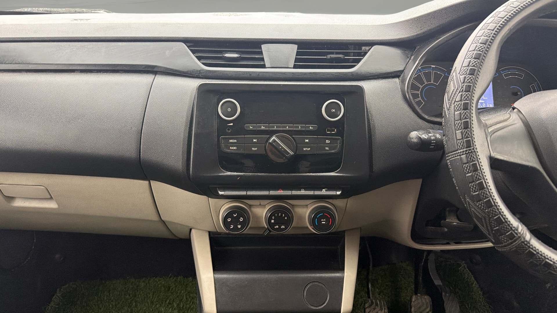 Used 2024 Renault Triber Used 2024 Renault Triber