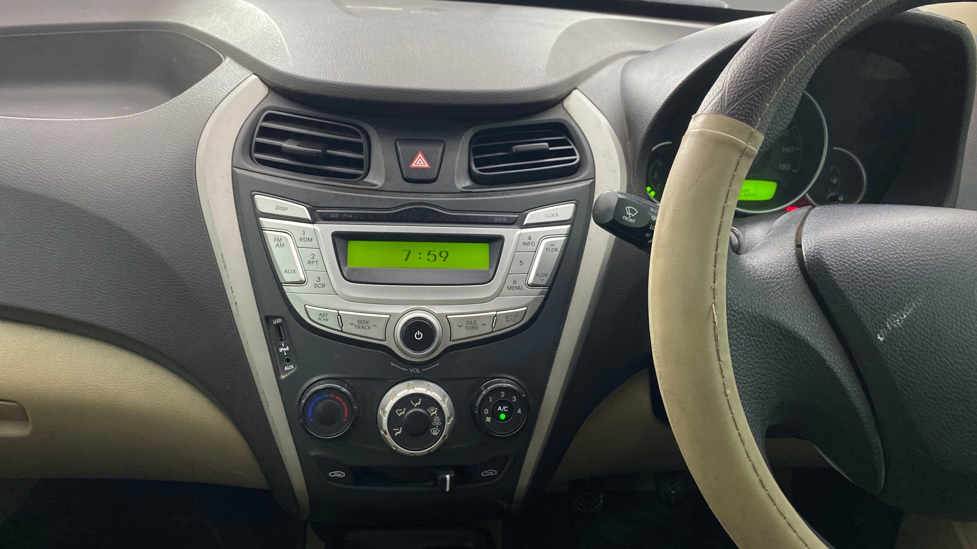 View 2017 Hyundai EON Magna Plus Image 17 Used 2017 Hyundai EON Magna Plus Image 17