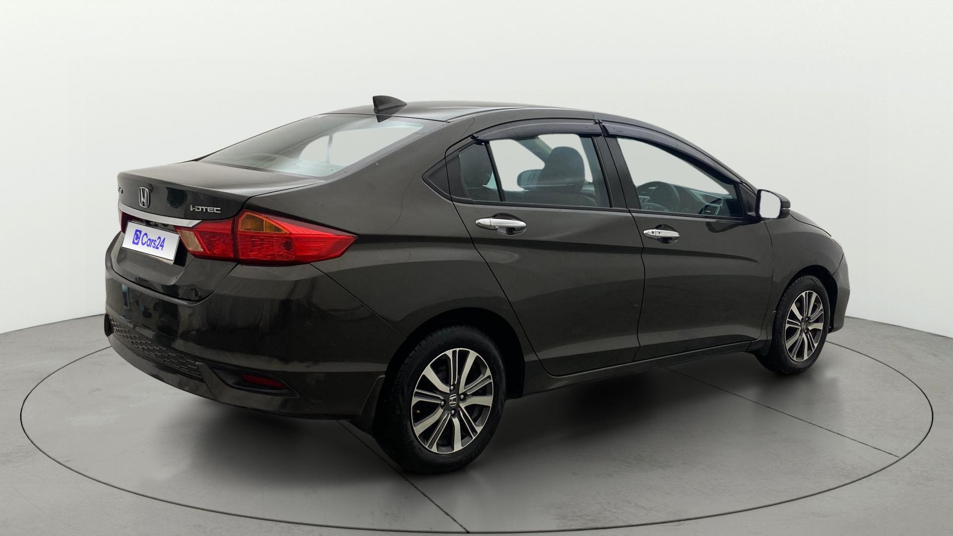 View 2017 Honda City ZX MT Diesel Anniversary Edition Image 44 Used 2017 Honda City ZX MT Diesel Anniversary Edition Image 44