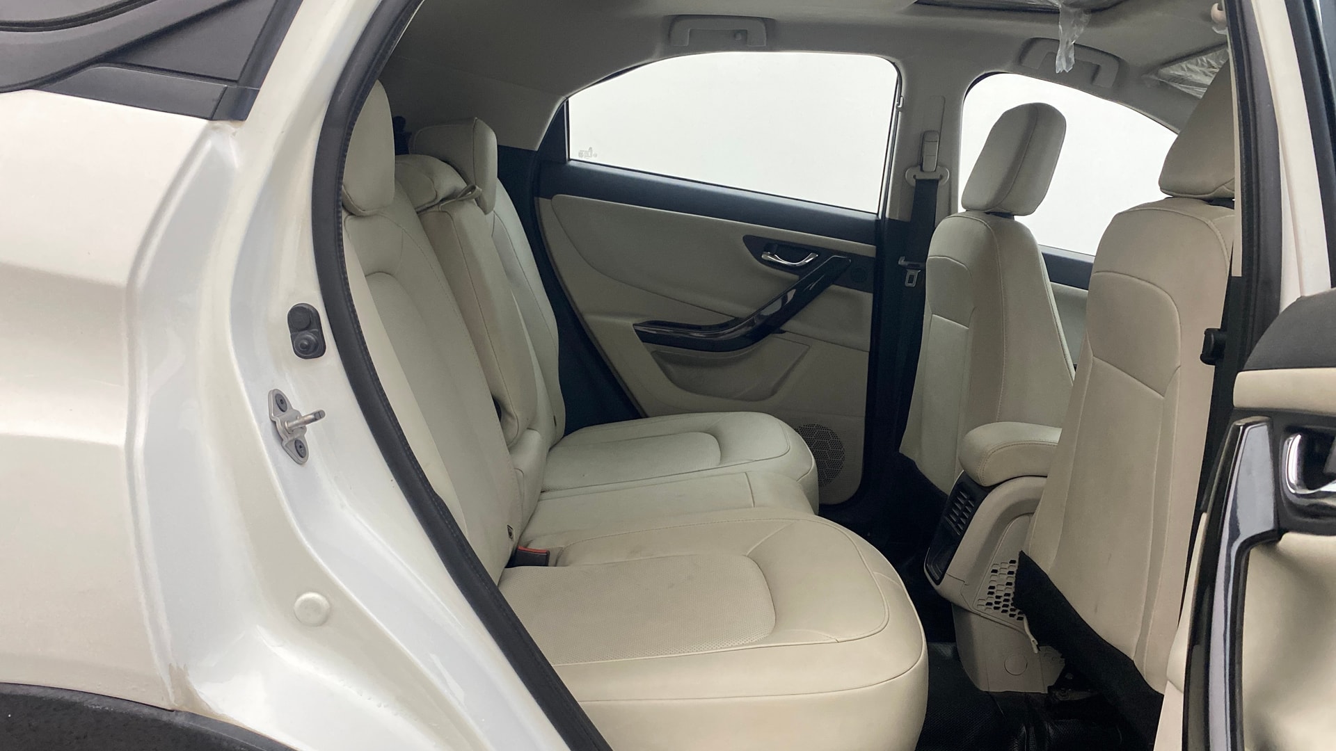 View 2023 Tata Nexon Revotron XZ Plus Luxs Jet Edition Image 30 Used 2023 Tata Nexon Revotron XZ Plus Luxs Jet Edition Image 30