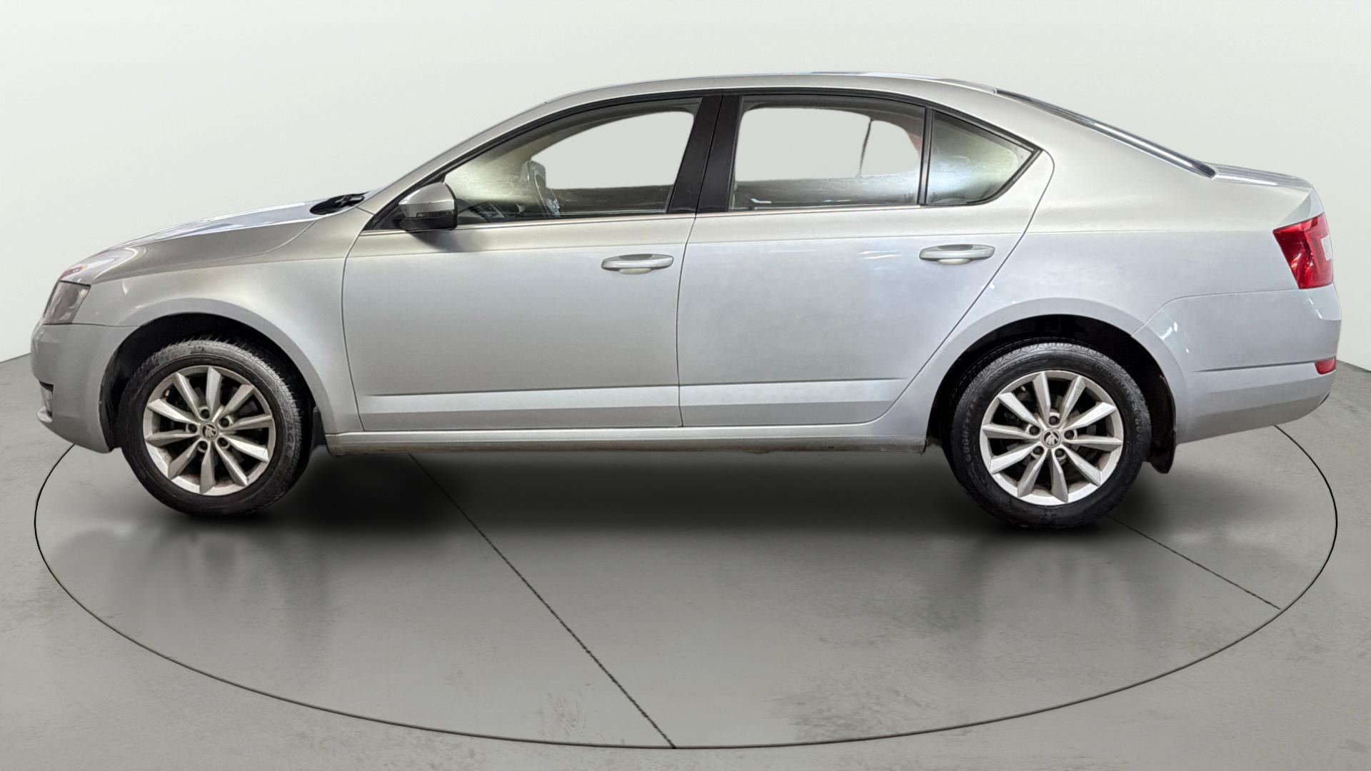 View 2014 Skoda Octavia 1.4 Ambition TSI MT Image 5 Used 2014 Skoda Octavia 1.4 Ambition TSI MT Image 5