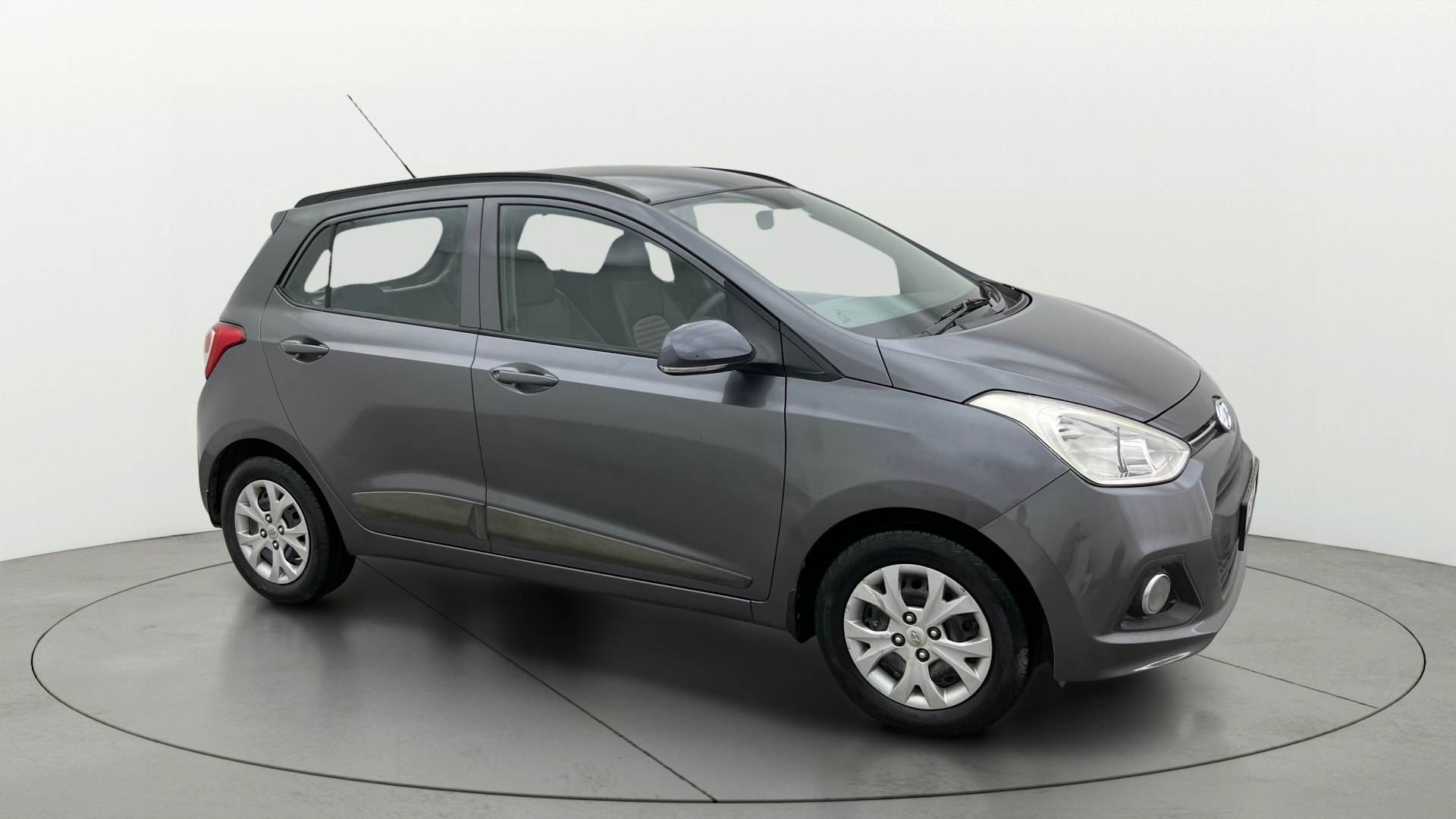 View 2015 Hyundai Grand i10 Sportz 1.2 Kappa Image 35 Used 2015 Hyundai Grand i10 Sportz 1.2 Kappa Image 35