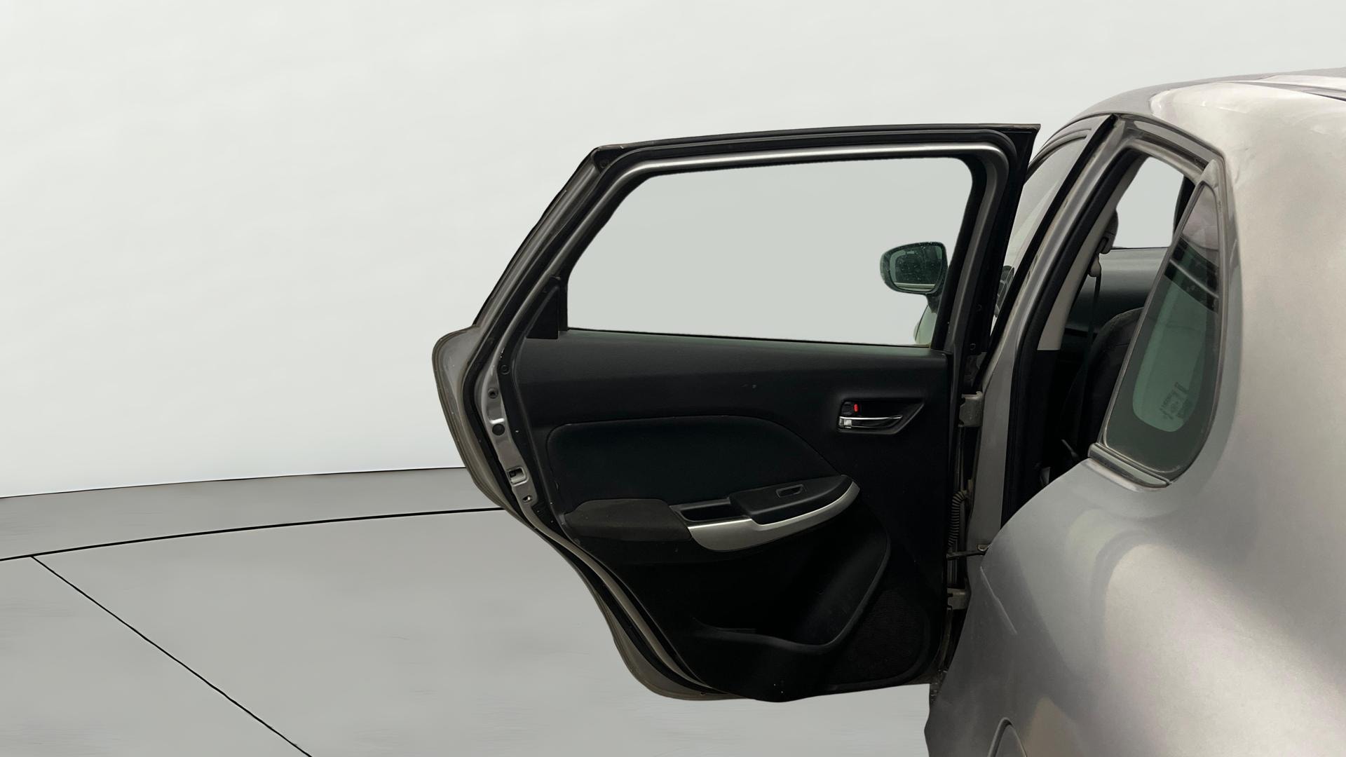 View 2016 Maruti Suzuki 1000 Base Variant Image 22 Used 2016 Maruti Suzuki 1000 Base Variant Image 22