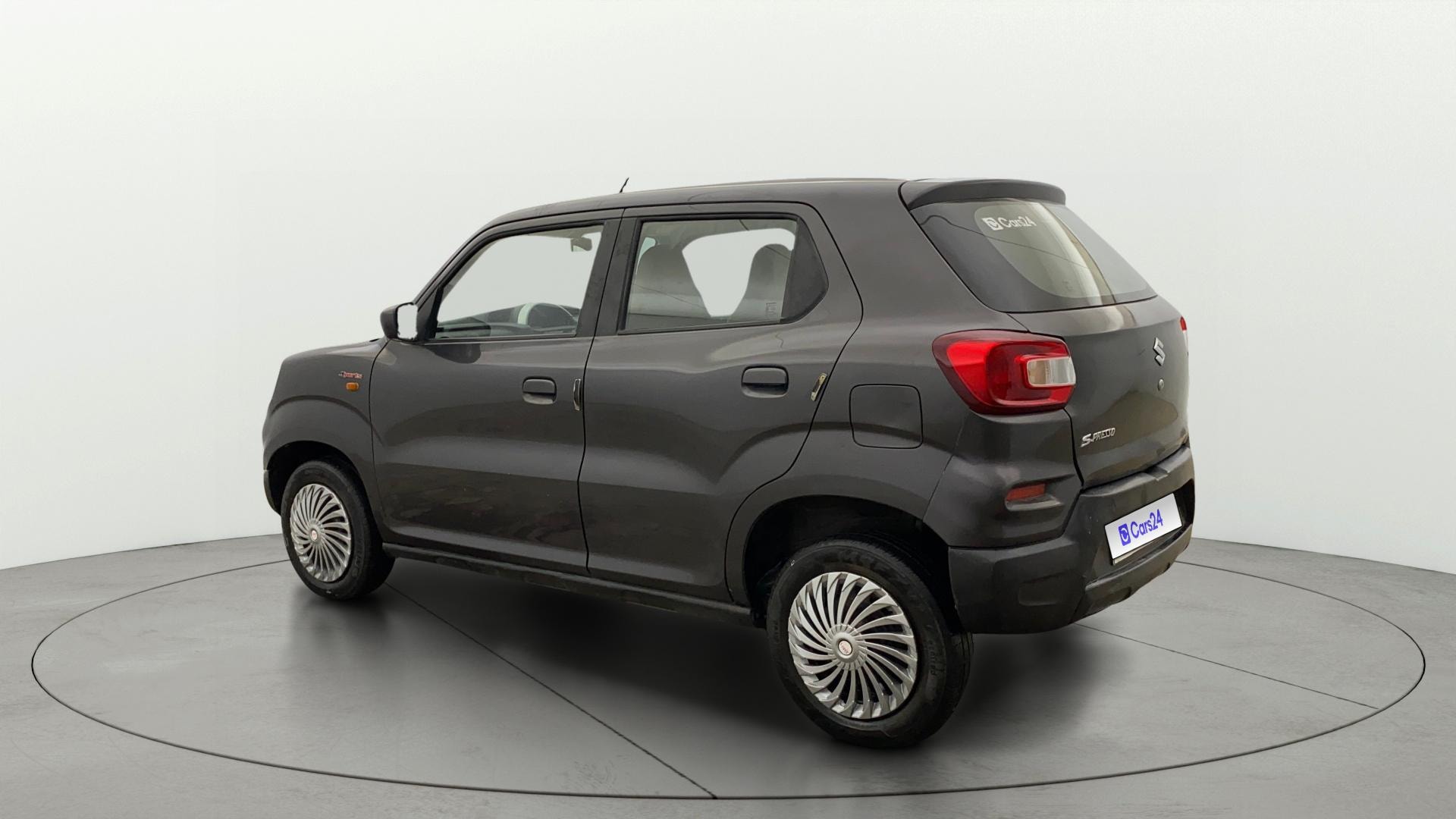 View 2020 Maruti Suzuki 1000 Base Variant Image 2 Used 2020 Maruti Suzuki 1000 Base Variant Image 2
