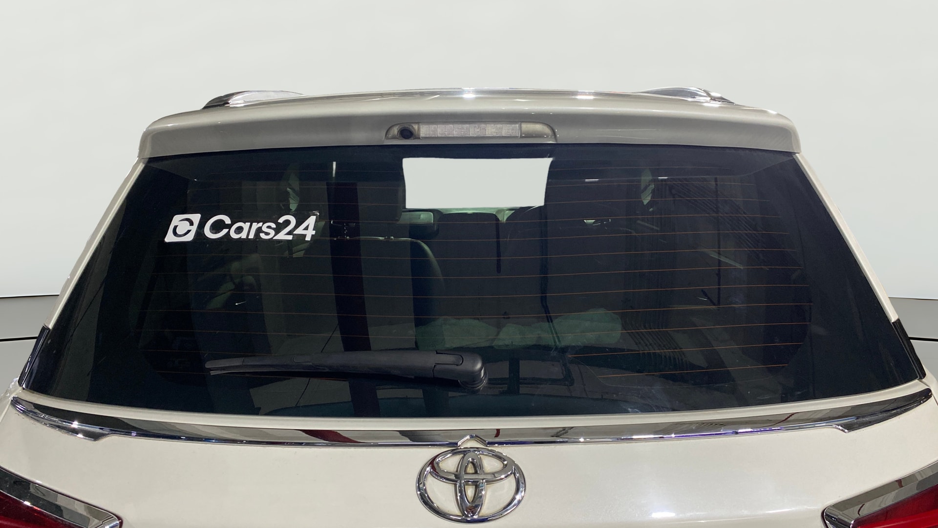 View 2022 Toyota Urban Cruiser High MT Image 5 Used 2022 Toyota Urban Cruiser High MT Image 5