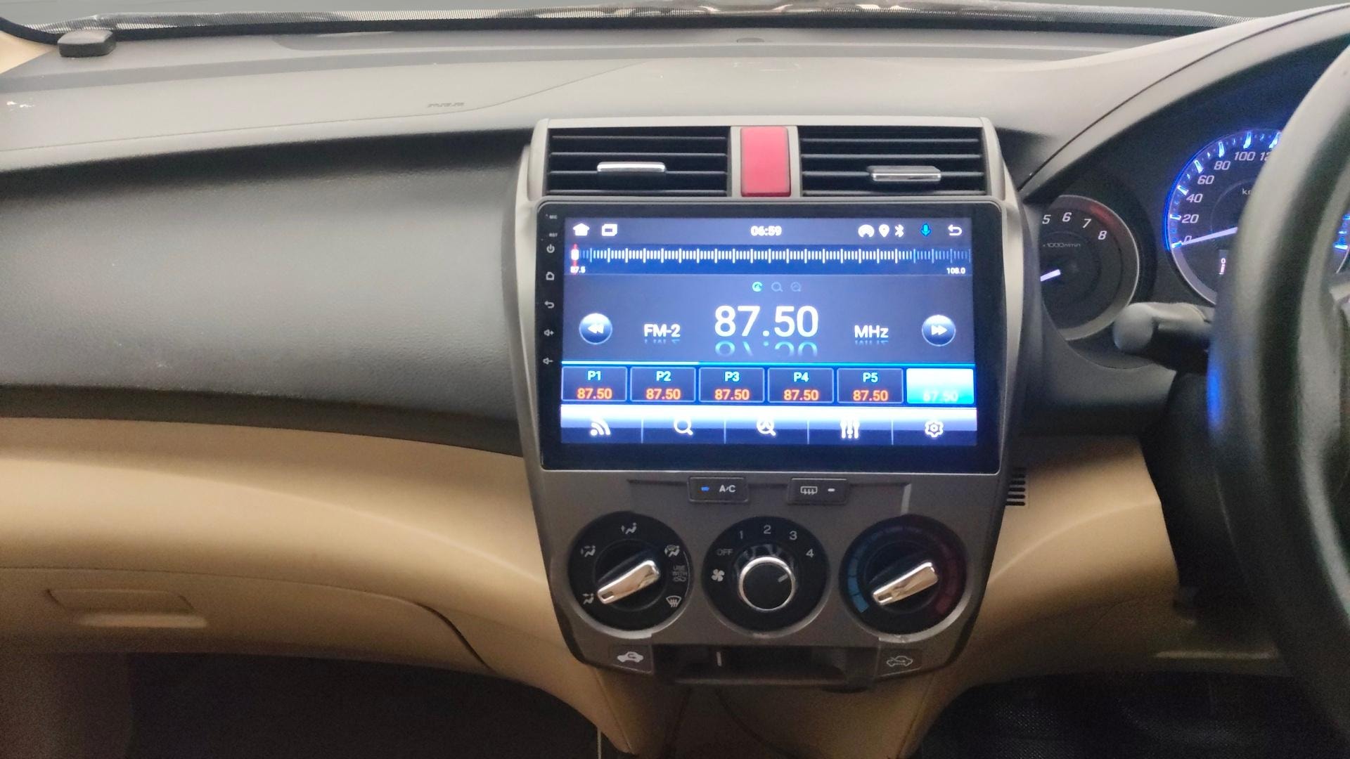 View 2013 Honda City ZX MT Diesel Anniversary Edition Image 17 Used 2013 Honda City ZX MT Diesel Anniversary Edition Image 17