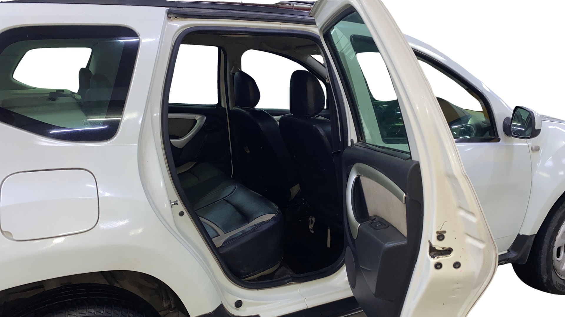 View 2014 Renault Duster Diesel 85PS STD Image 38 Used 2014 Renault Duster Diesel 85PS STD Image 38
