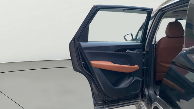 View MG Hector Plus Image 16 Used MG Hector Plus Image 16