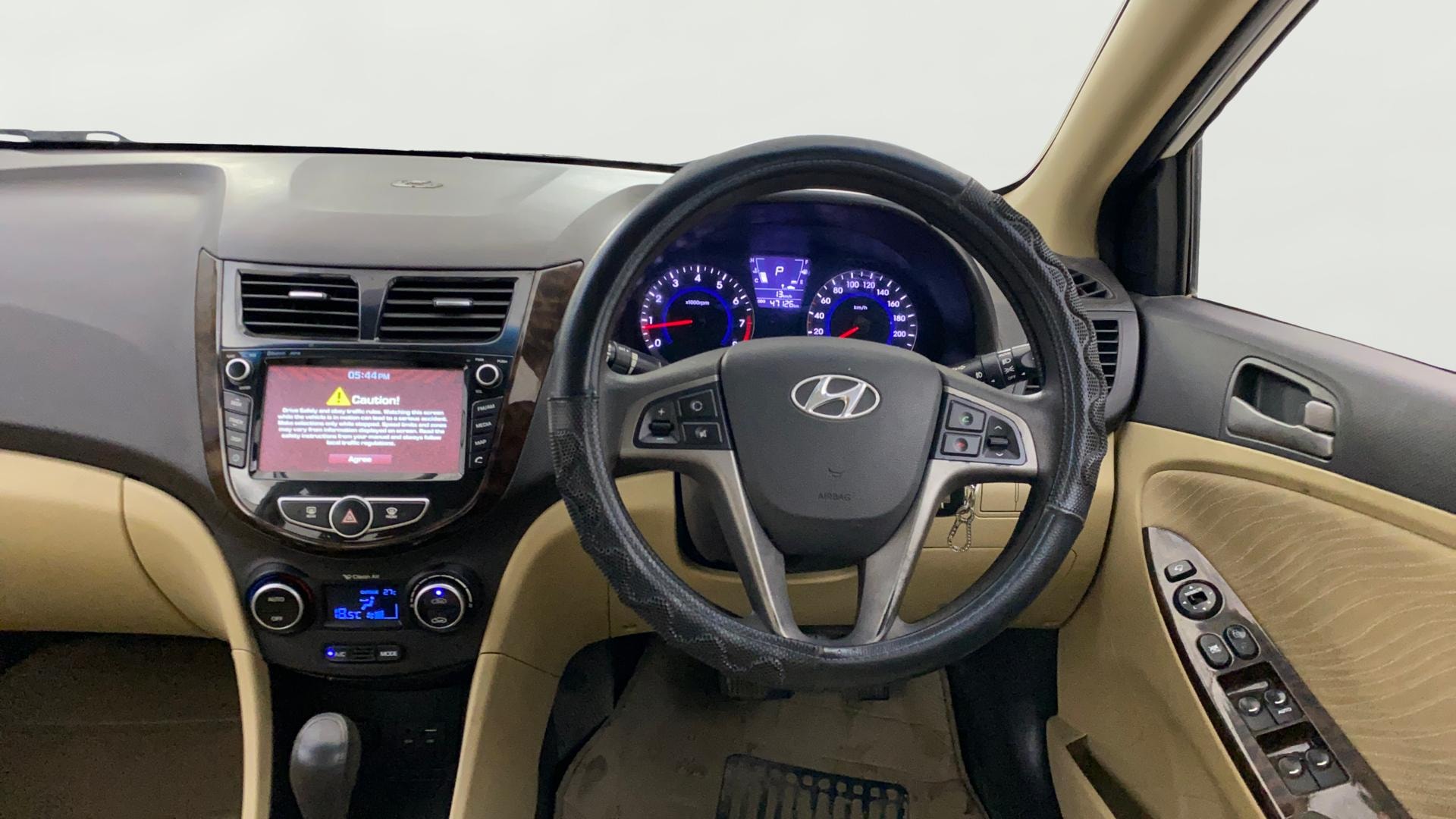 View 2016 Hyundai Verna 1.6 VTVT SX (2010) Image 20 Used 2016 Hyundai Verna 1.6 VTVT SX (2010) Image 20