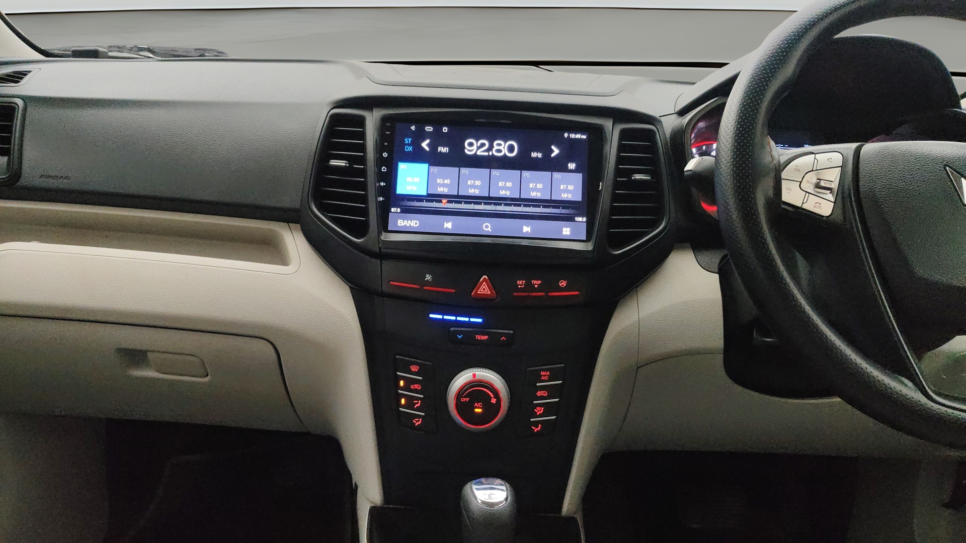 Used 2023 Mahindra XUV300 Used 2023 Mahindra XUV300