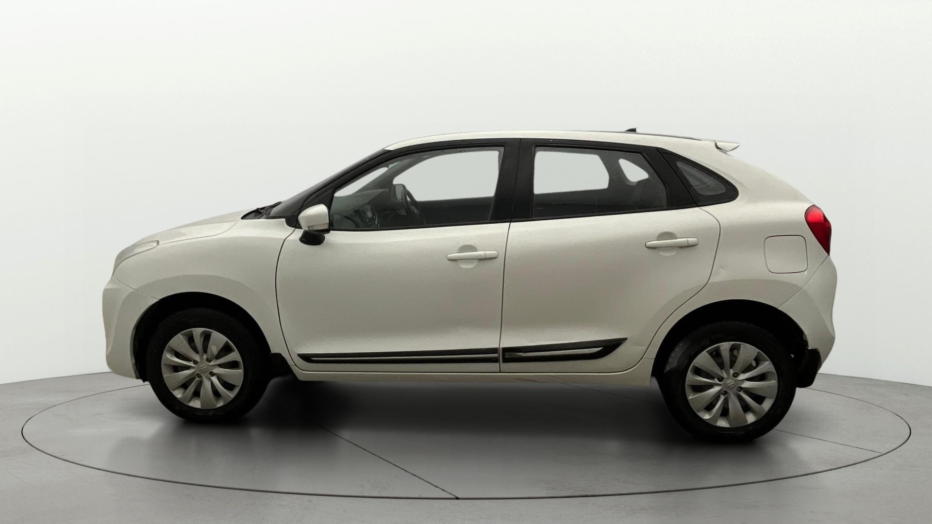 View 2017 Maruti Suzuki 1000 Base Variant Image 5 Used 2017 Maruti Suzuki 1000 Base Variant Image 5