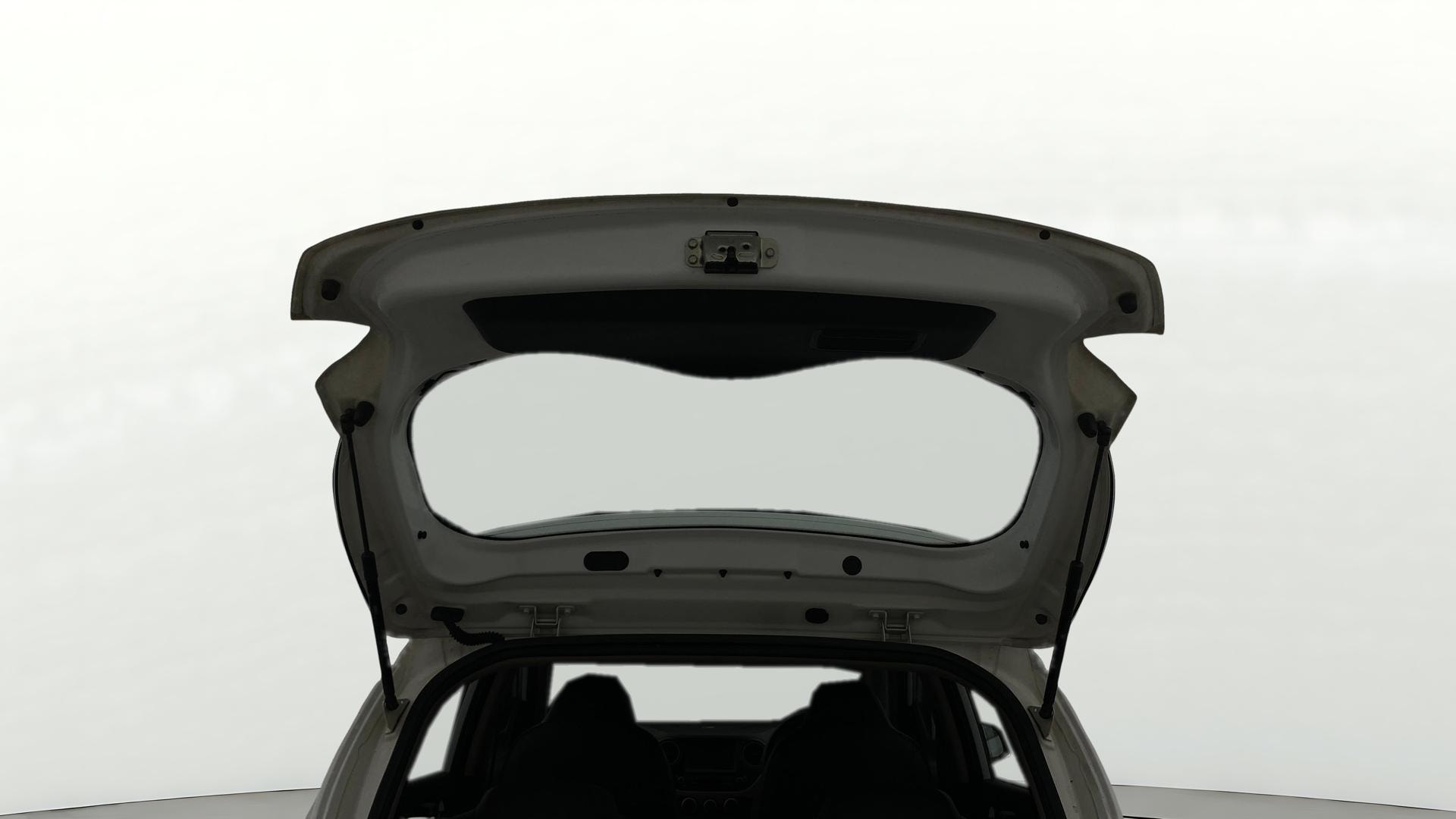 View 2019 Hyundai Grand i10 1.2 Sportz AT Petrol Image 16 Used 2019 Hyundai Grand i10 1.2 Sportz AT Petrol Image 16