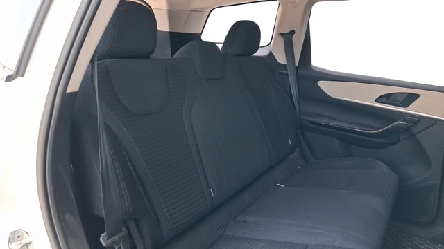 View Mahindra XUV700 Image 9 Used Mahindra XUV700 Image 9