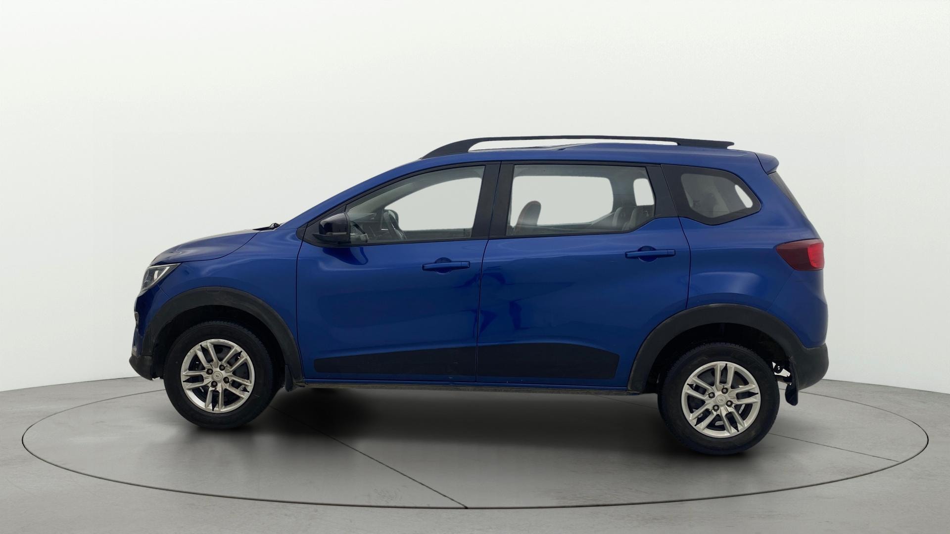 View 2021 Renault Triber RXT Image 25 Used 2021 Renault Triber RXT Image 25