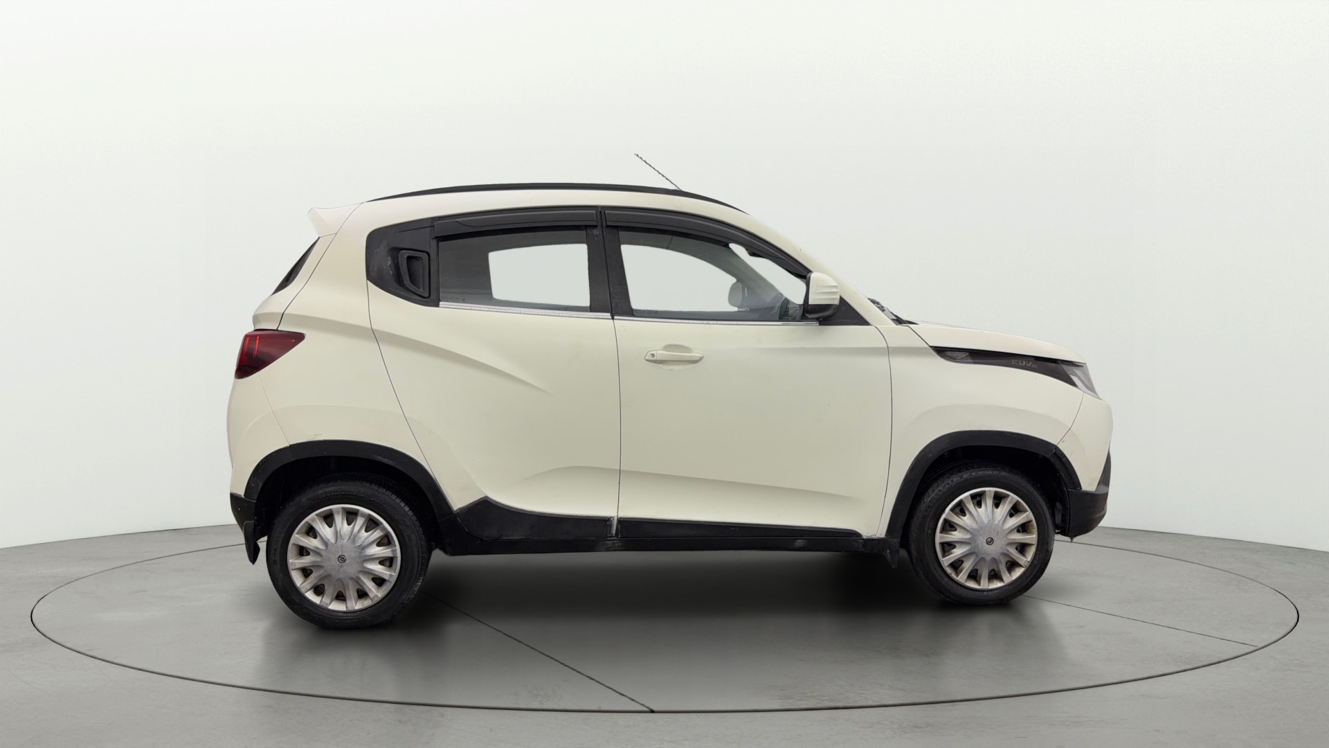 Used 2016 Mahindra KUV100 Used 2016 Mahindra KUV100