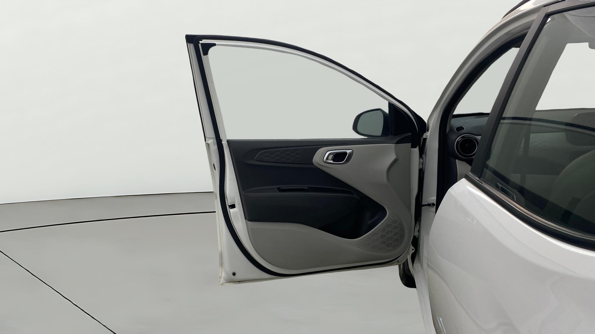 View 2022 Hyundai Grand i10 Nios Asta Petrol AMT Image 31 Used 2022 Hyundai Grand i10 Nios Asta Petrol AMT Image 31