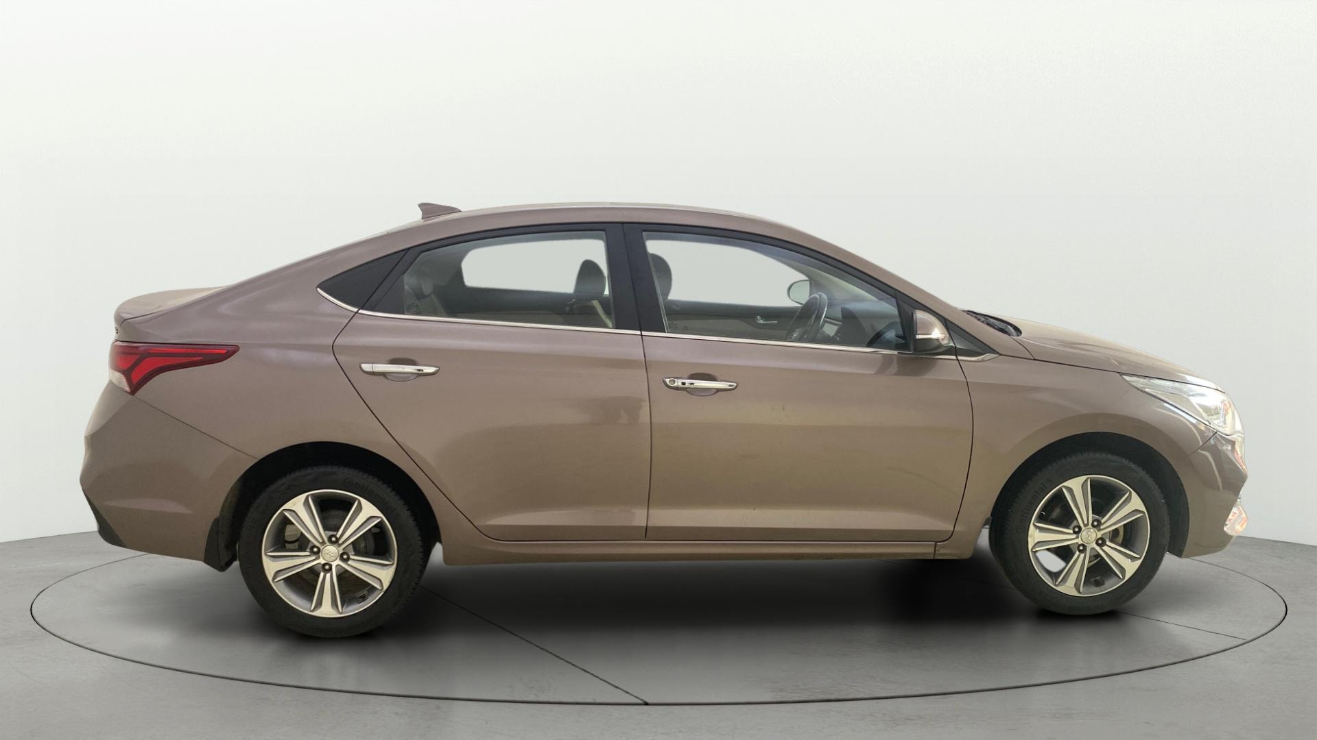 View 2017 Hyundai Verna 1.6 VTVT SX (O) Image 9 Used 2017 Hyundai Verna 1.6 VTVT SX (O) Image 9