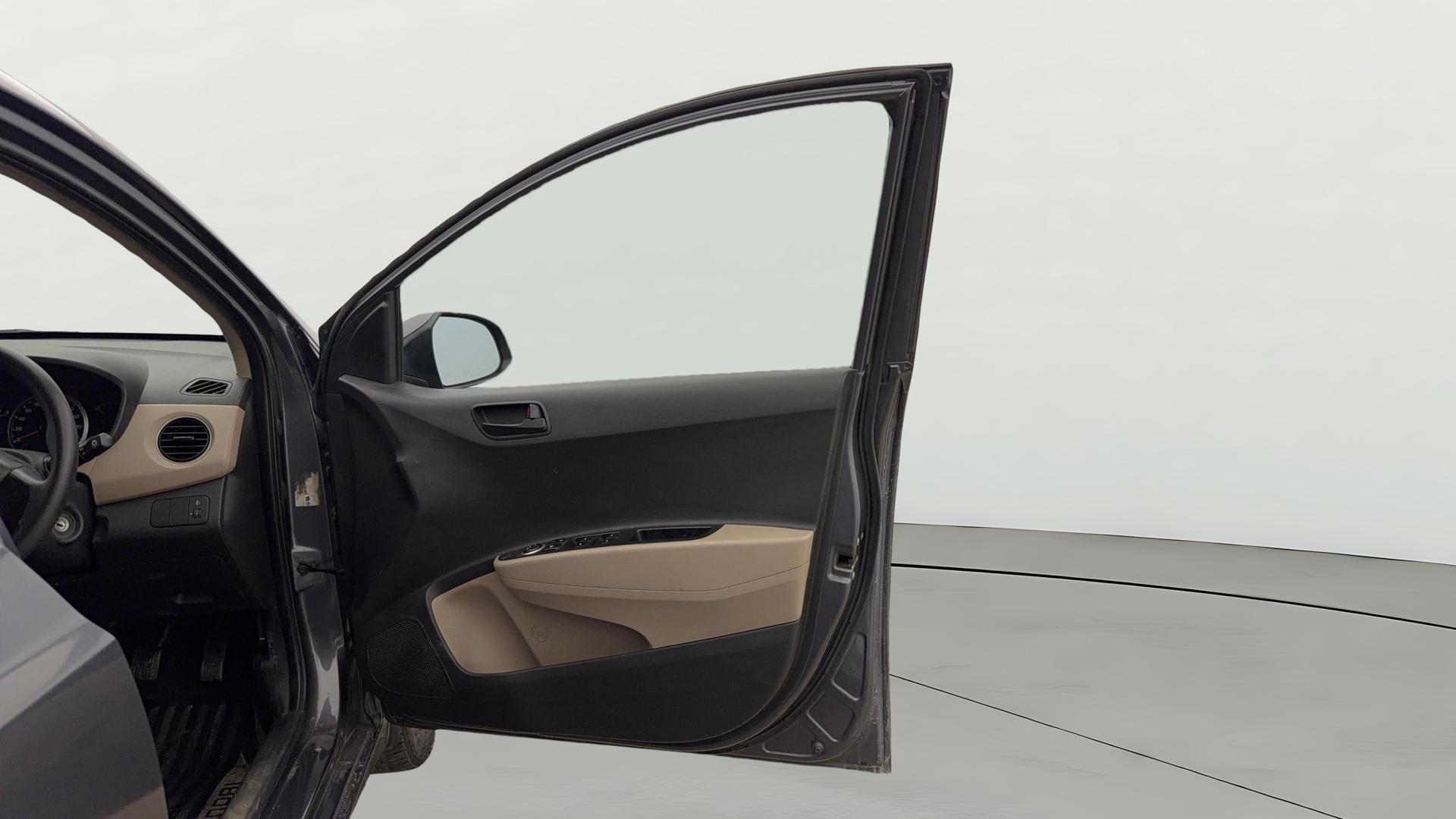 View 2015 Hyundai Grand i10 Magna 1.2 Kappa VTVT Image 43 Used 2015 Hyundai Grand i10 Magna 1.2 Kappa VTVT Image 43
