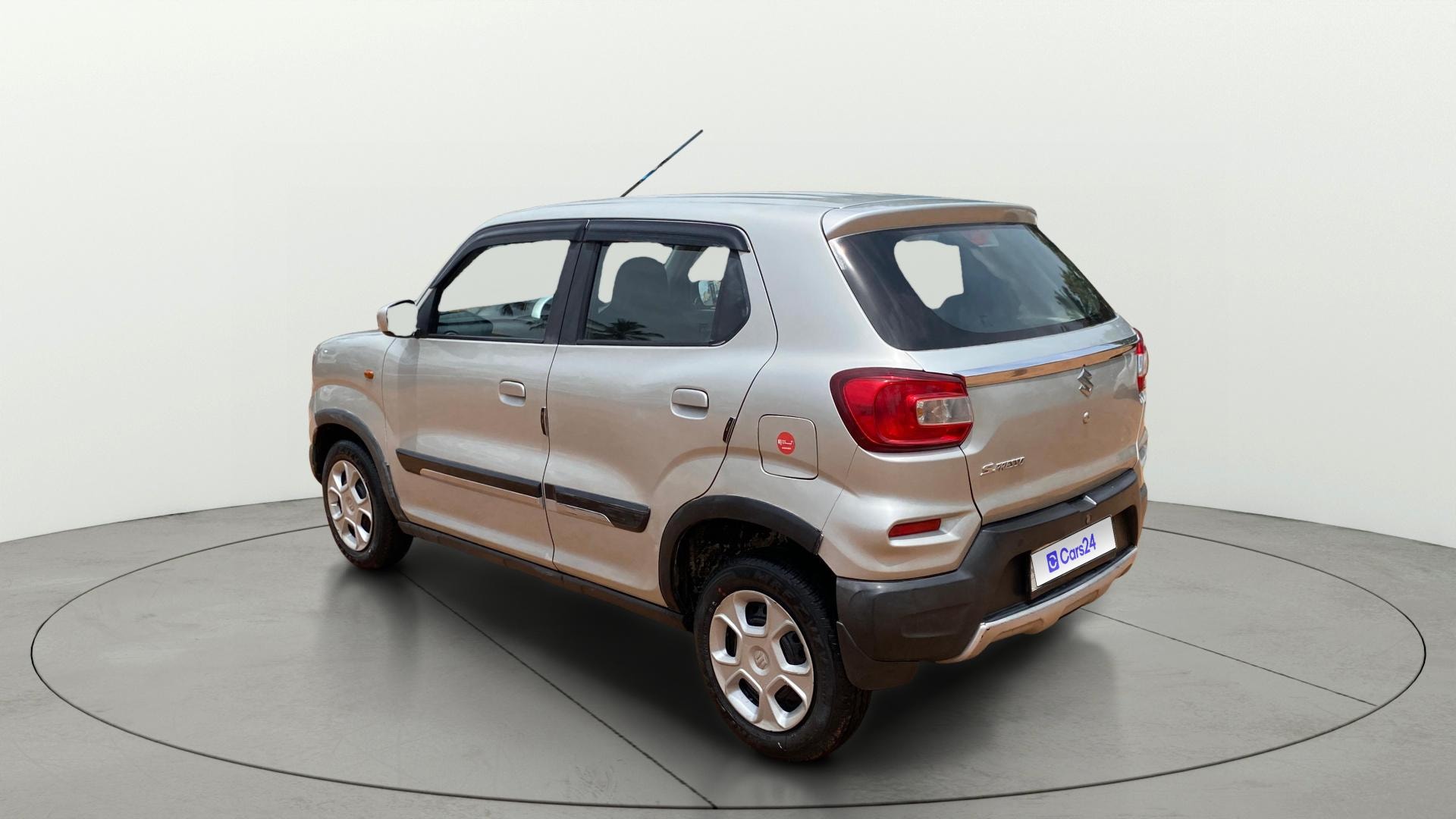 View 2020 Maruti Suzuki 1000 Base Variant Image 2 Used 2020 Maruti Suzuki 1000 Base Variant Image 2