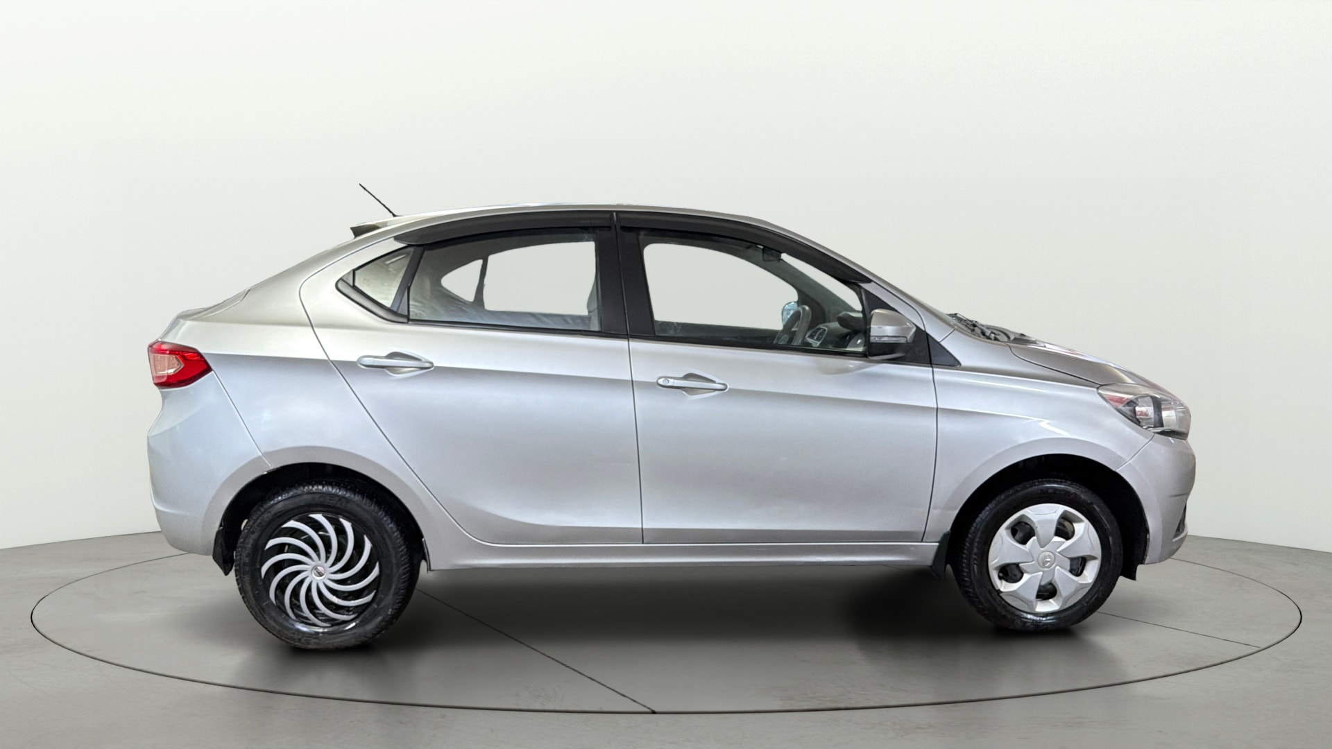 View 2018 Tata Tigor XT Petrol Image 8 Used 2018 Tata Tigor XT Petrol Image 8