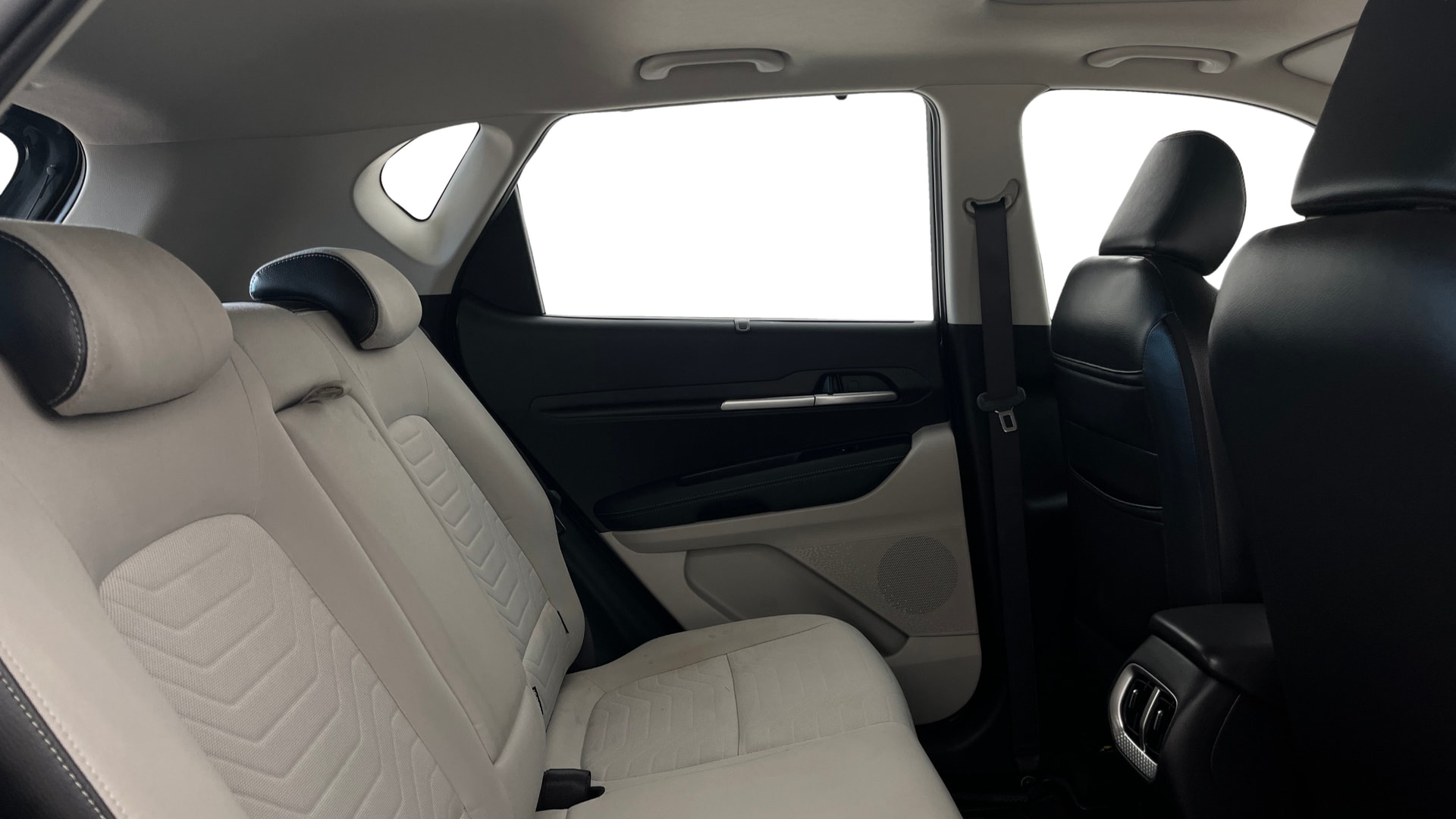 View 2022 Kia Sonet HTE Petrol Image 36 Used 2022 Kia Sonet HTE Petrol Image 36