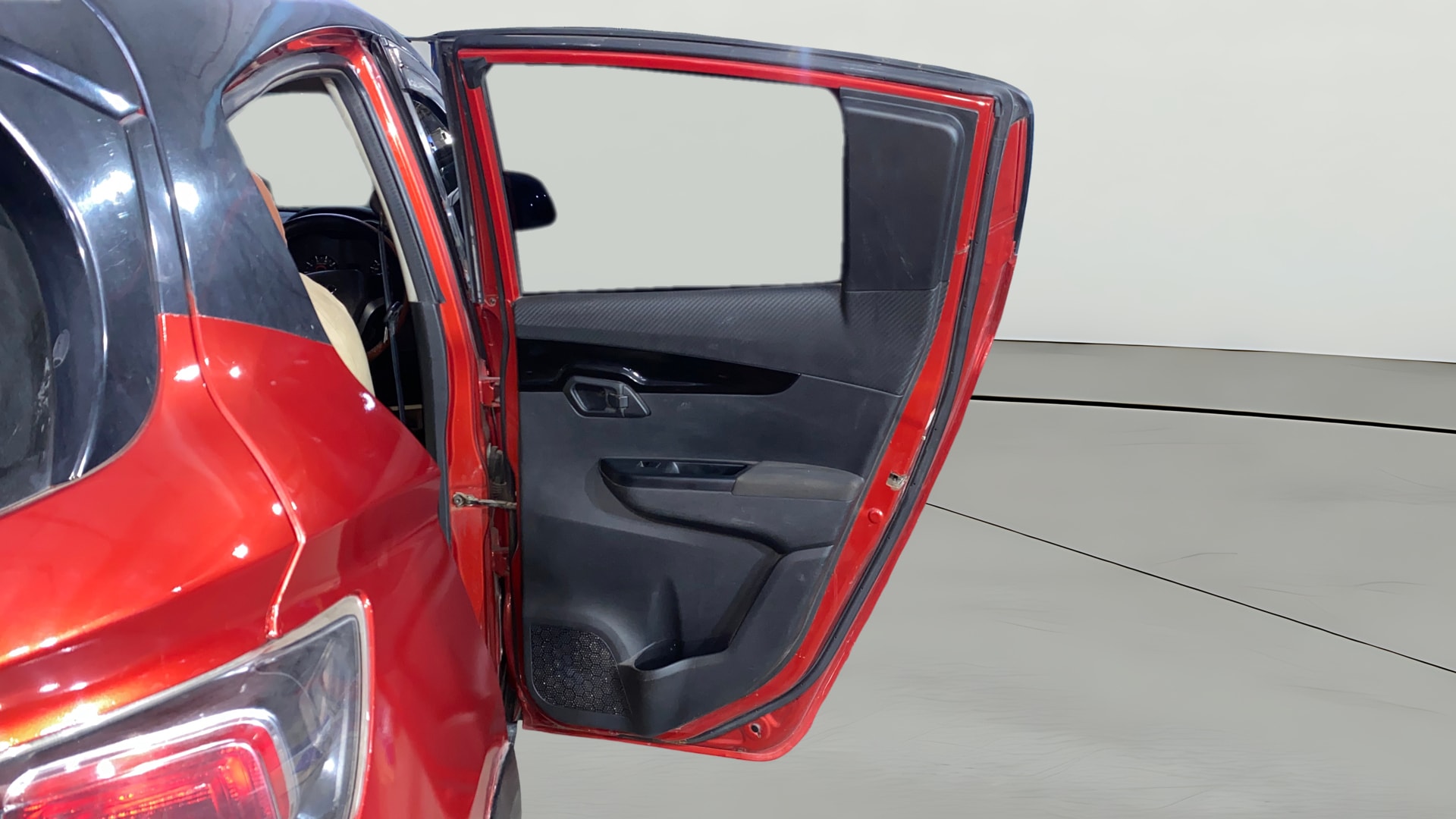 View 2018 Mahindra KUV100 K2 Petrol BS IV Image 7 Used 2018 Mahindra KUV100 K2 Petrol BS IV Image 7