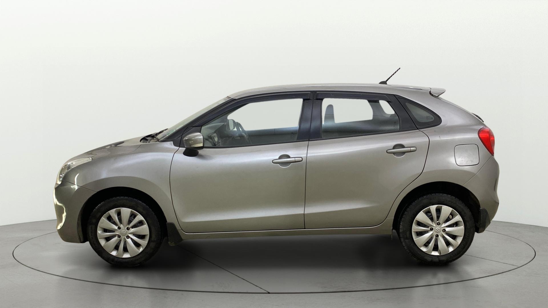 View 2017 Maruti Suzuki 1000 Base Variant Image 5 Used 2017 Maruti Suzuki 1000 Base Variant Image 5