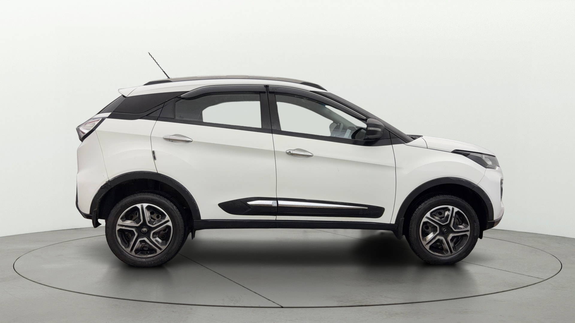View 2022 Tata Nexon Revotron XE Image 8 Used 2022 Tata Nexon Revotron XE Image 8